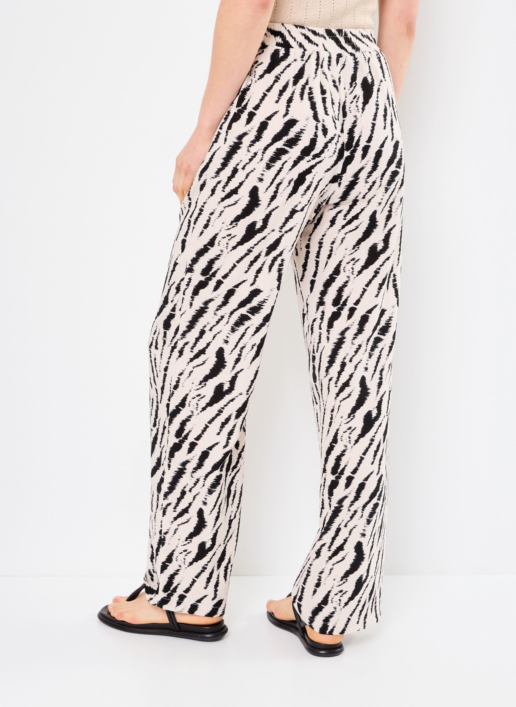 Weite Hosen PCTARLEM HW PANTS WVN damen beige Pieces Weite Hosen PCTARLEM HW PANTS WVN damen beige Oat Milk
