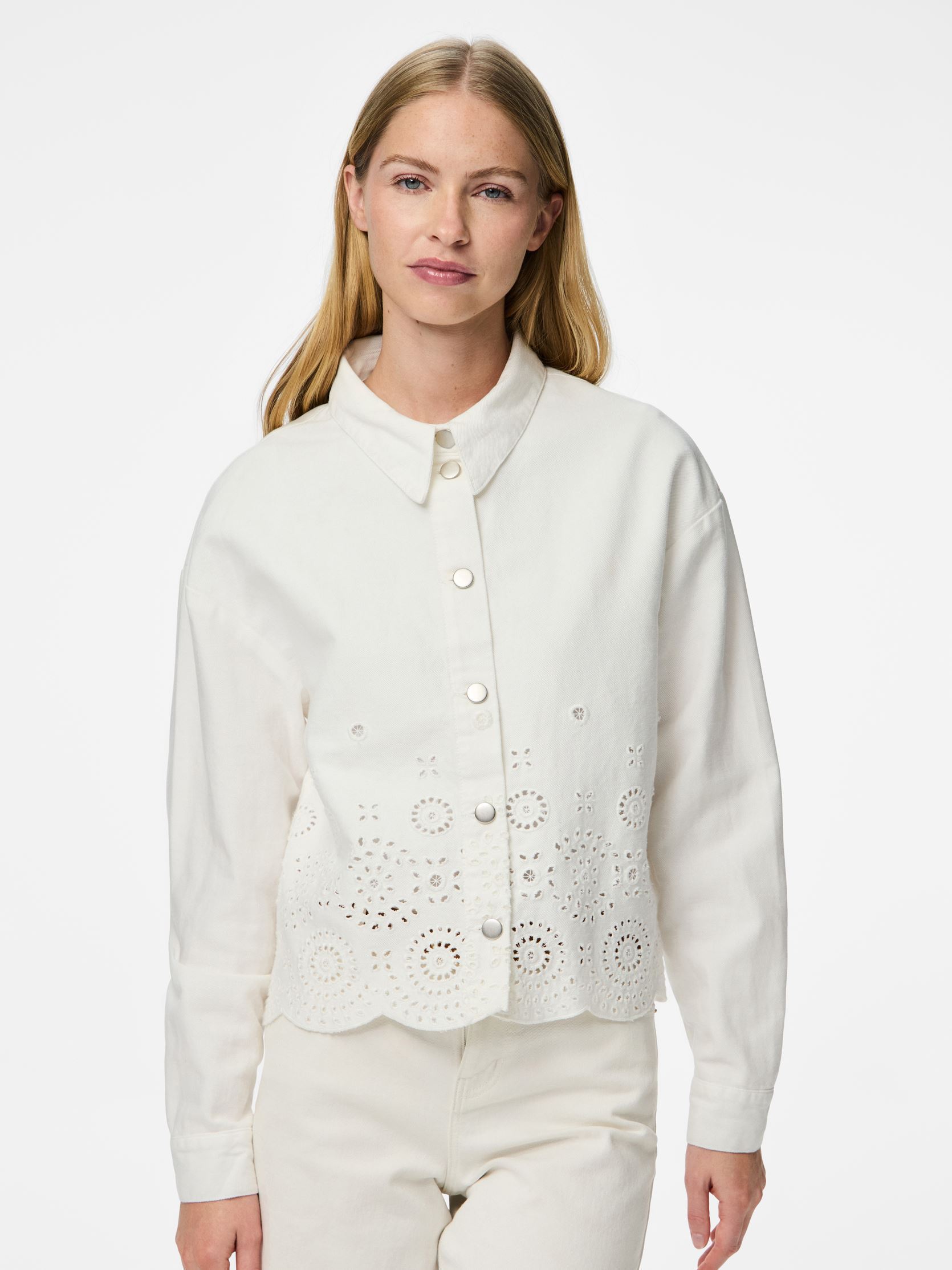 Vestes en jean PCTUC EMBROIDERY DENIM JACKET femme beige Pieces Vestes en jean PCTUC EMBROIDERY DENIM JACKET femme beige Egret