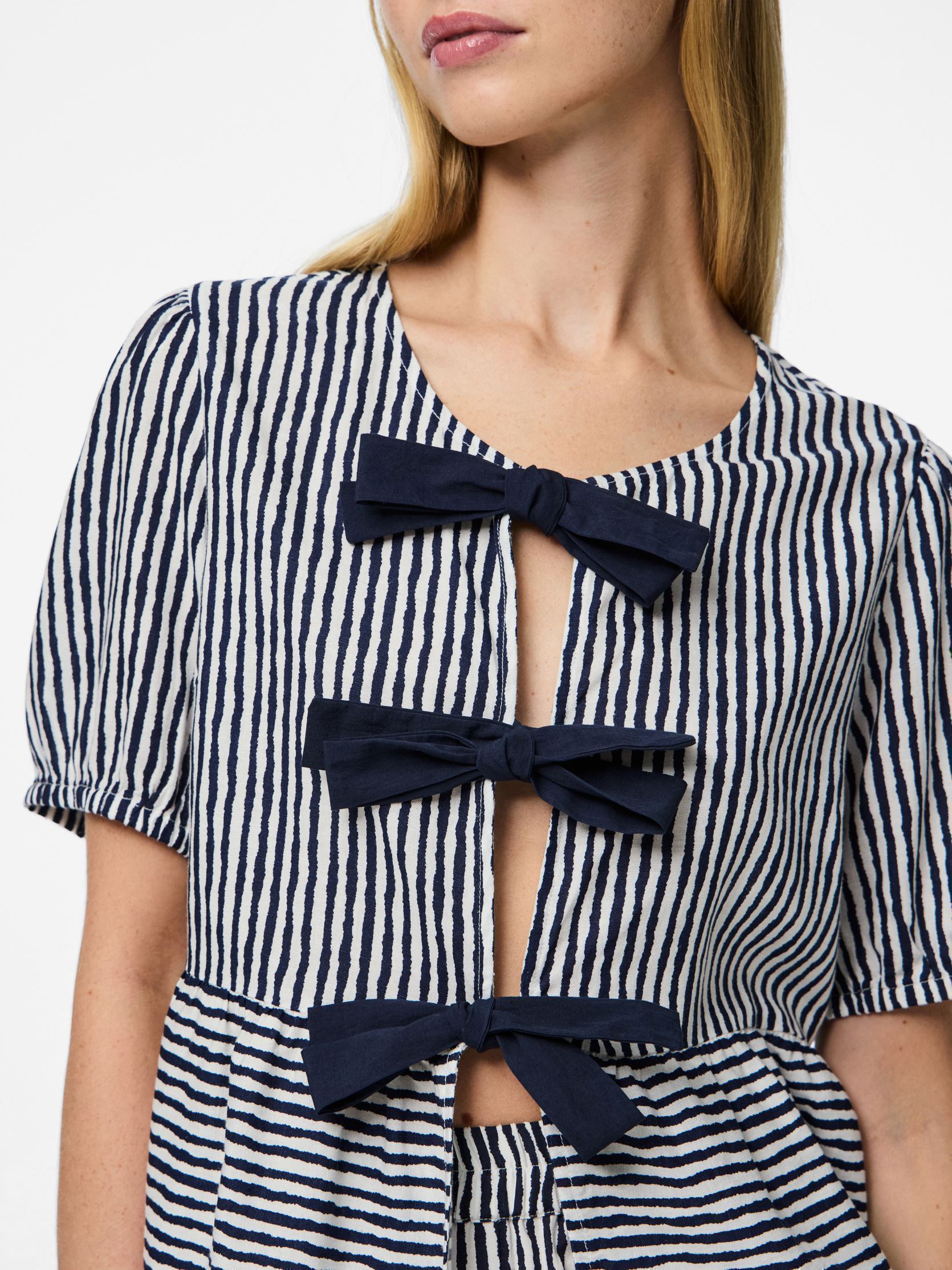 Kurzarm-Blusen PCTALVINA SS TOP WVN BC damen weiß Pieces Kurzarm-Blusen PCTALVINA SS TOP WVN BC damen weiß Cloud Dancer