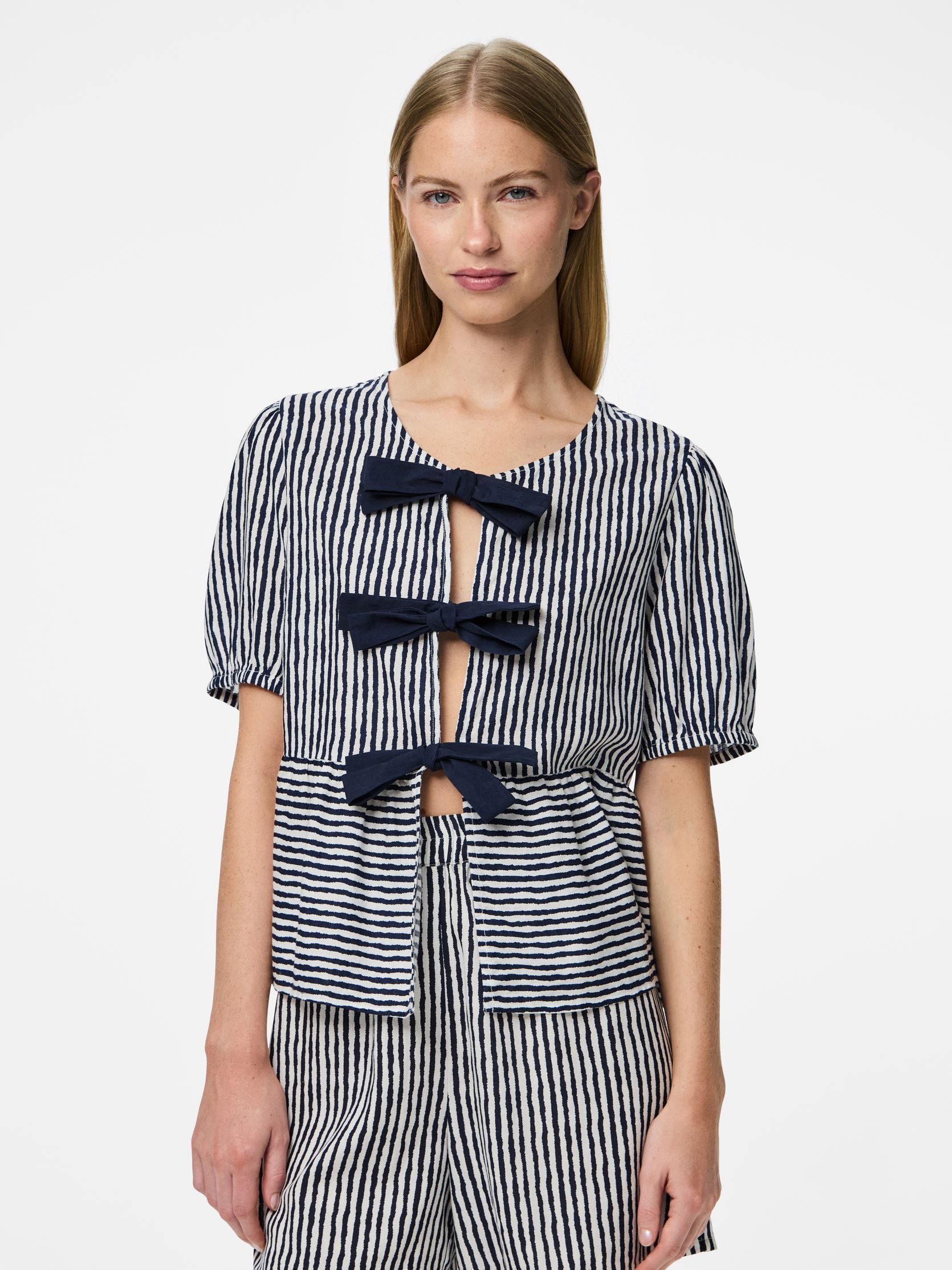 Kurzarm-Blusen PCTALVINA SS TOP WVN BC damen weiß Pieces Kurzarm-Blusen PCTALVINA SS TOP WVN BC damen weiß Cloud Dancer