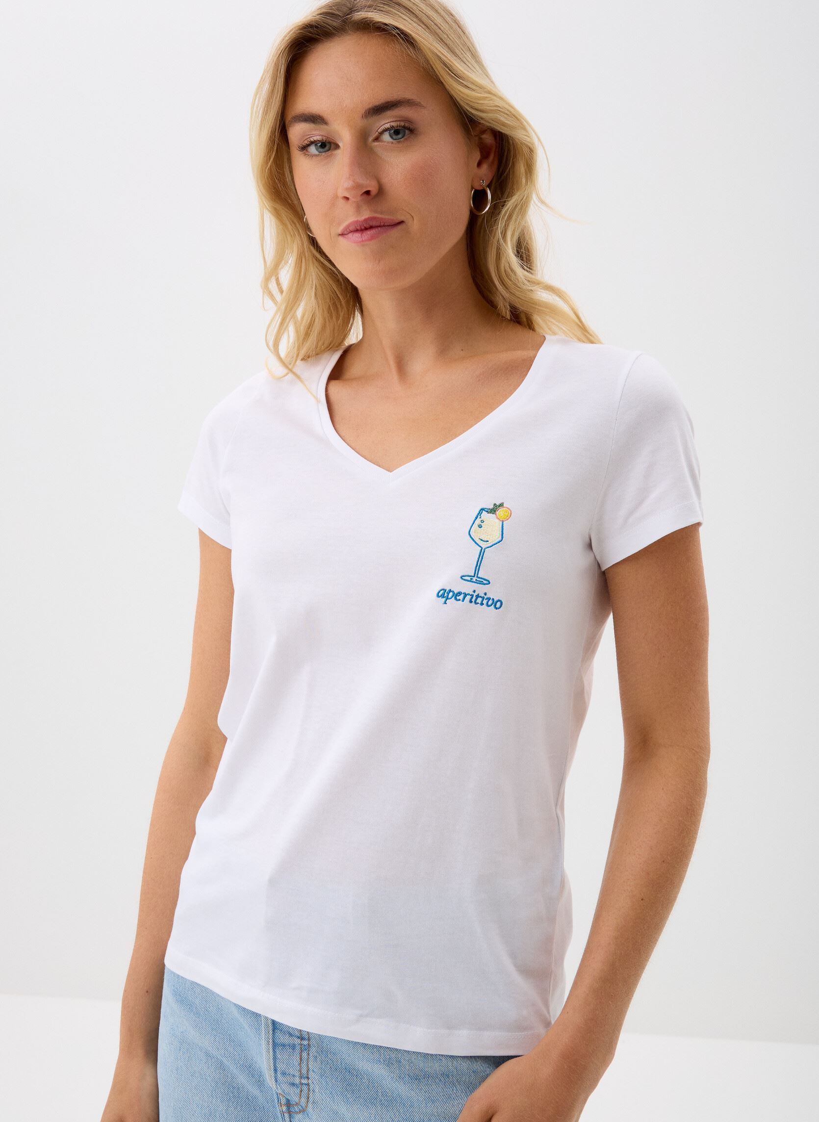Kurzarm-T-Shirts PCTUA SS V-NECK PRINTED T-SHIRT BC damen weiß Pieces Kurzarm-T-Shirts PCTUA SS V-NECK PRINTED T-SHIRT BC damen weiß Bright white