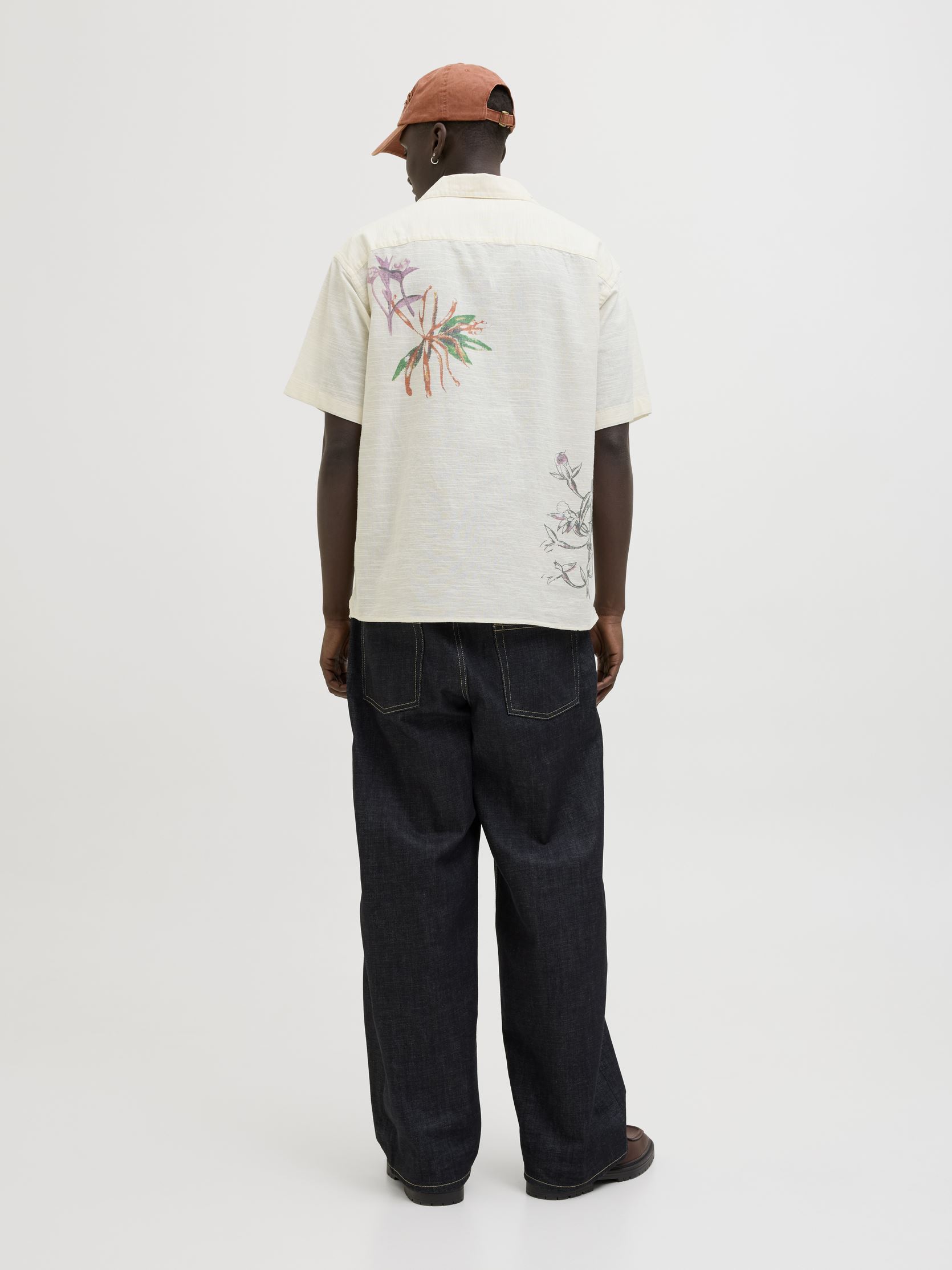 Hemden JORLUKE RETIRO AOP SHIRT SS SE25 herren weiß Jack & Jones Hemden JORLUKE RETIRO AOP SHIRT SS SE25 herren weiß ANTIQUE WHITE