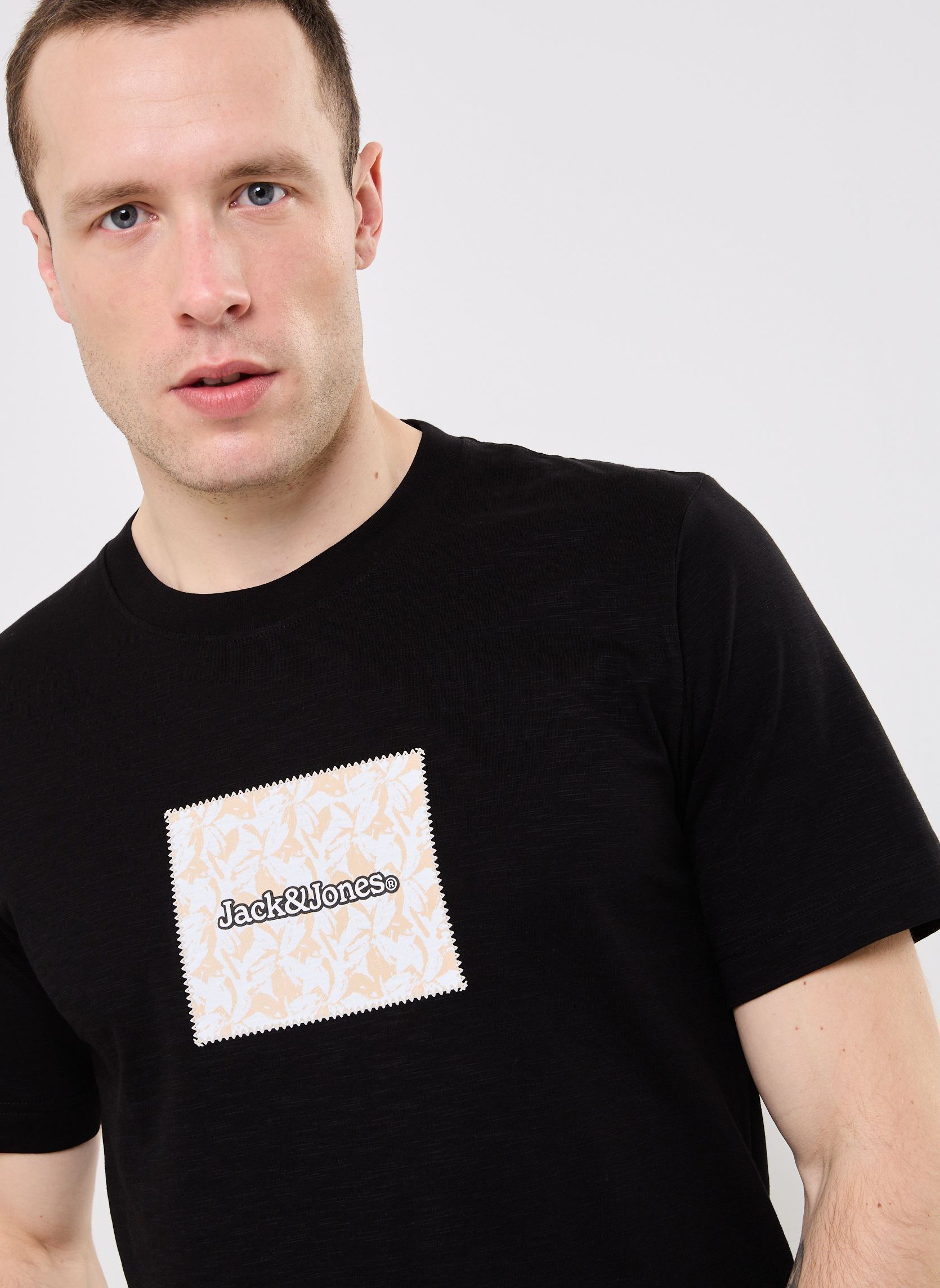 Tee-shirts manches courtes JORSPLIT AOP BRANDING TEE SS CREW NECK homme noir Jack & Jones Tee-shirts manches courtes JORSPLIT AOP BRANDING TEE SS CREW NECK homme noir BLACK