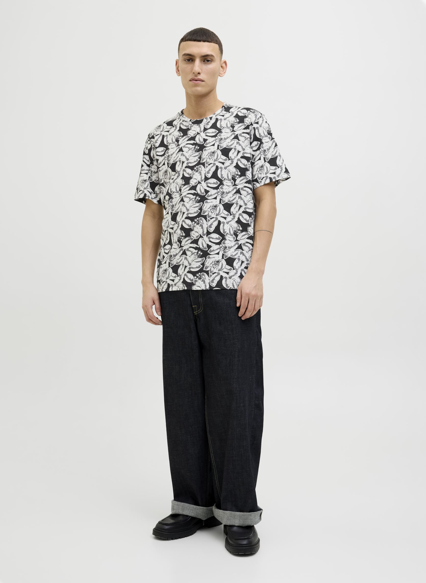 Tee-shirts manches courtes JORSPLIT AOP TEE SS CREW NECK LN homme noir Jack & Jones Tee-shirts manches courtes JORSPLIT AOP TEE SS CREW NECK LN homme noir BLACK