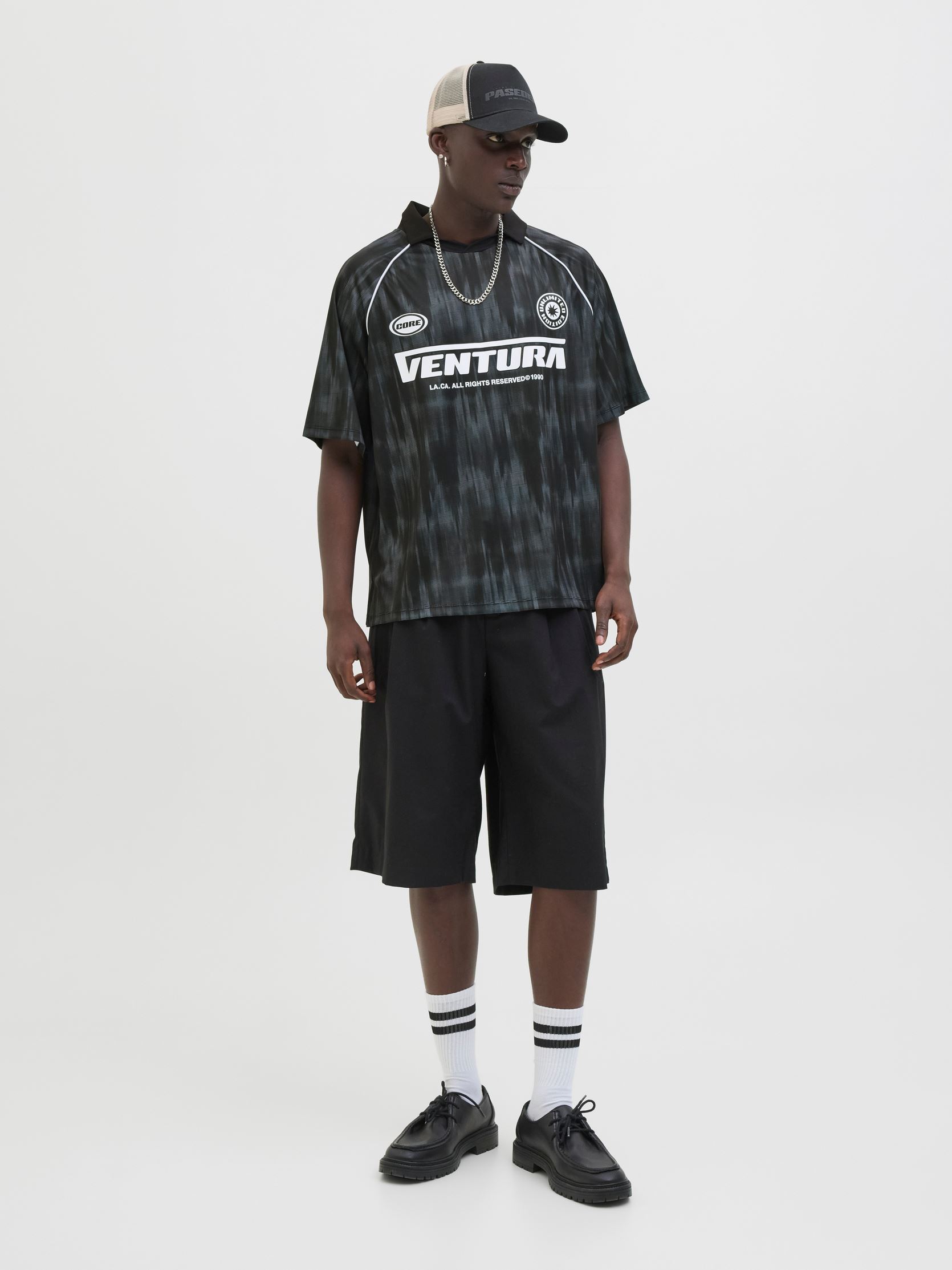 Tee-shirts manches courtes JCORETREAT AOP MESH OPEN COLLAR POLO LN homme noir Jack & Jones Tee-shirts manches courtes JCORETREAT AOP MESH OPEN COLLAR POLO LN homme noir BLACK