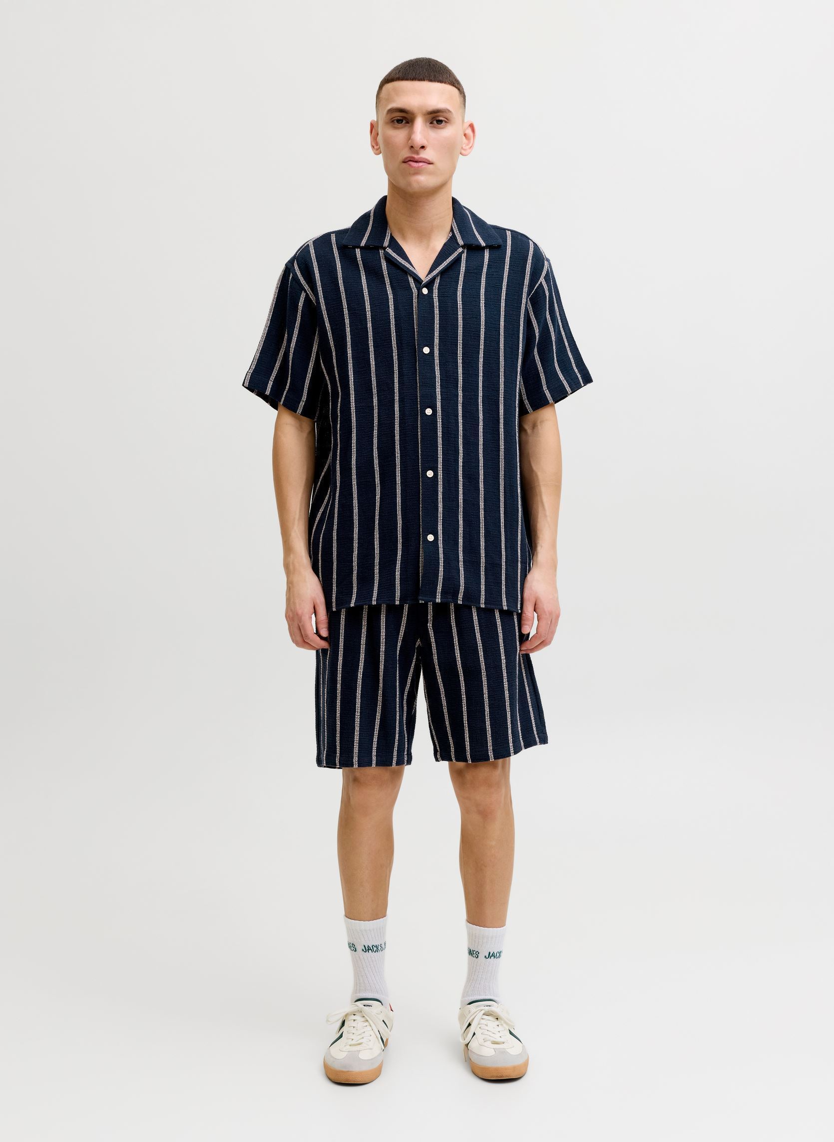Hemden JORCOBA STRIPE RESORT SHIRT SS SN heren blauw Jack & Jones Hemden JORCOBA STRIPE RESORT SHIRT SS SN heren blauw SKY CAPTAIN