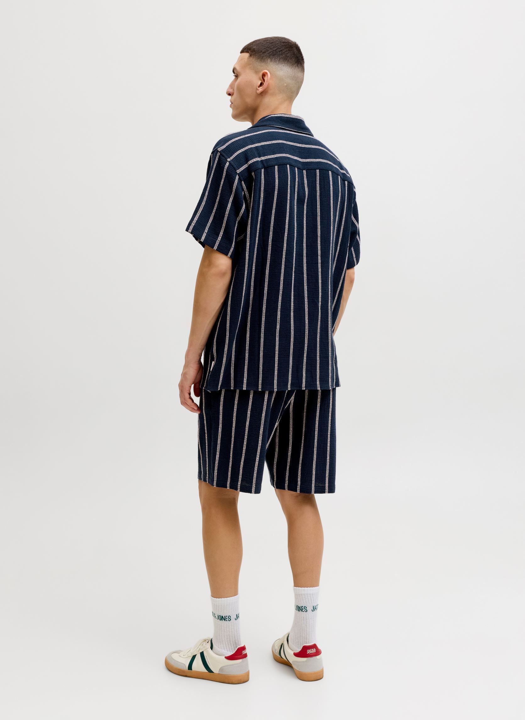 Hemden JORCOBA STRIPE RESORT SHIRT SS SN heren blauw Jack & Jones Hemden JORCOBA STRIPE RESORT SHIRT SS SN heren blauw SKY CAPTAIN