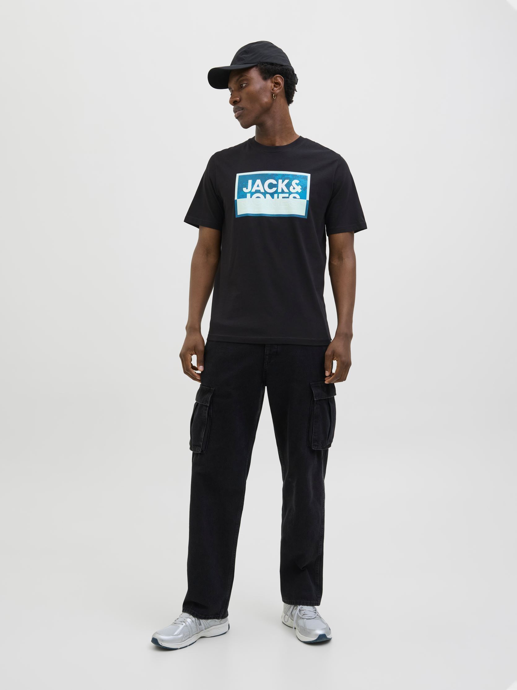 Tee-shirts manches courtes JCOLOGAN SUMMER PRINT TEE CREW NECK SMU homme noir Jack & Jones Tee-shirts manches courtes JCOLOGAN SUMMER PRINT TEE CREW NECK SMU homme noir BLACK