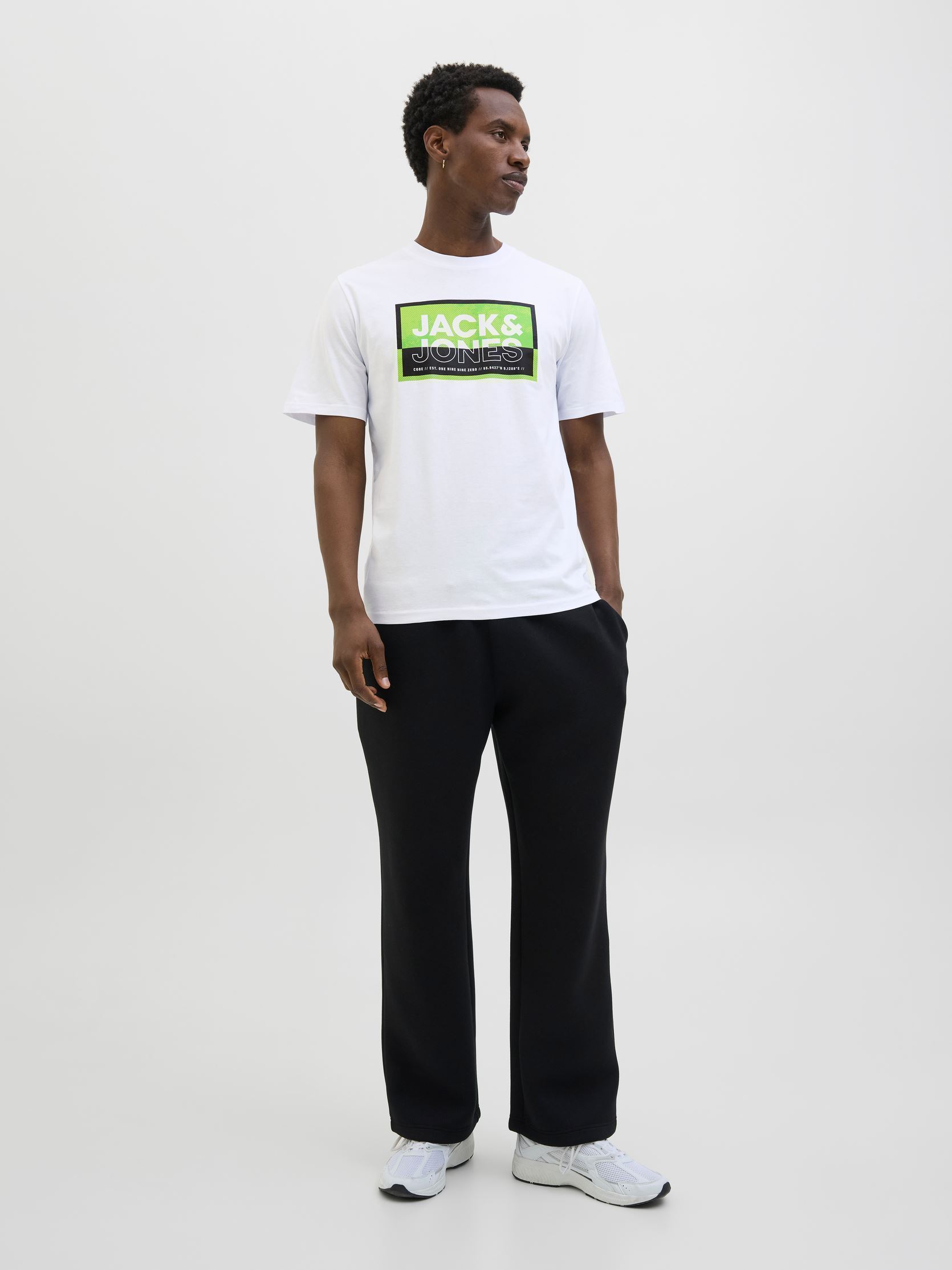 Tee-shirts manches courtes JCOLOGAN SUMMER PRINT TEE CREW NECK SMU homme blanc Jack & Jones Tee-shirts manches courtes JCOLOGAN SUMMER PRINT TEE CREW NECK SMU homme blanc WHITE