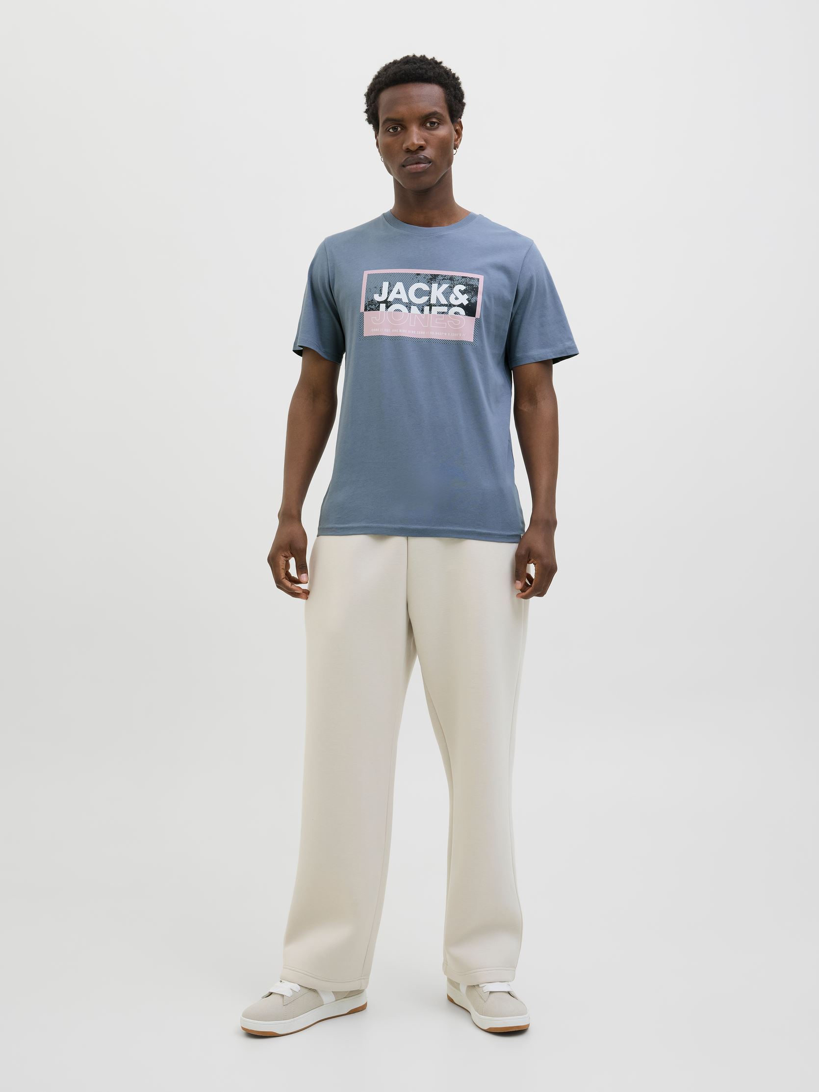 Tee-shirts manches courtes JCOLOGAN SUMMER PRINT TEE CREW NECK SMU homme bleu Jack & Jones Tee-shirts manches courtes JCOLOGAN SUMMER PRINT TEE CREW NECK SMU homme bleu FLINT STONE