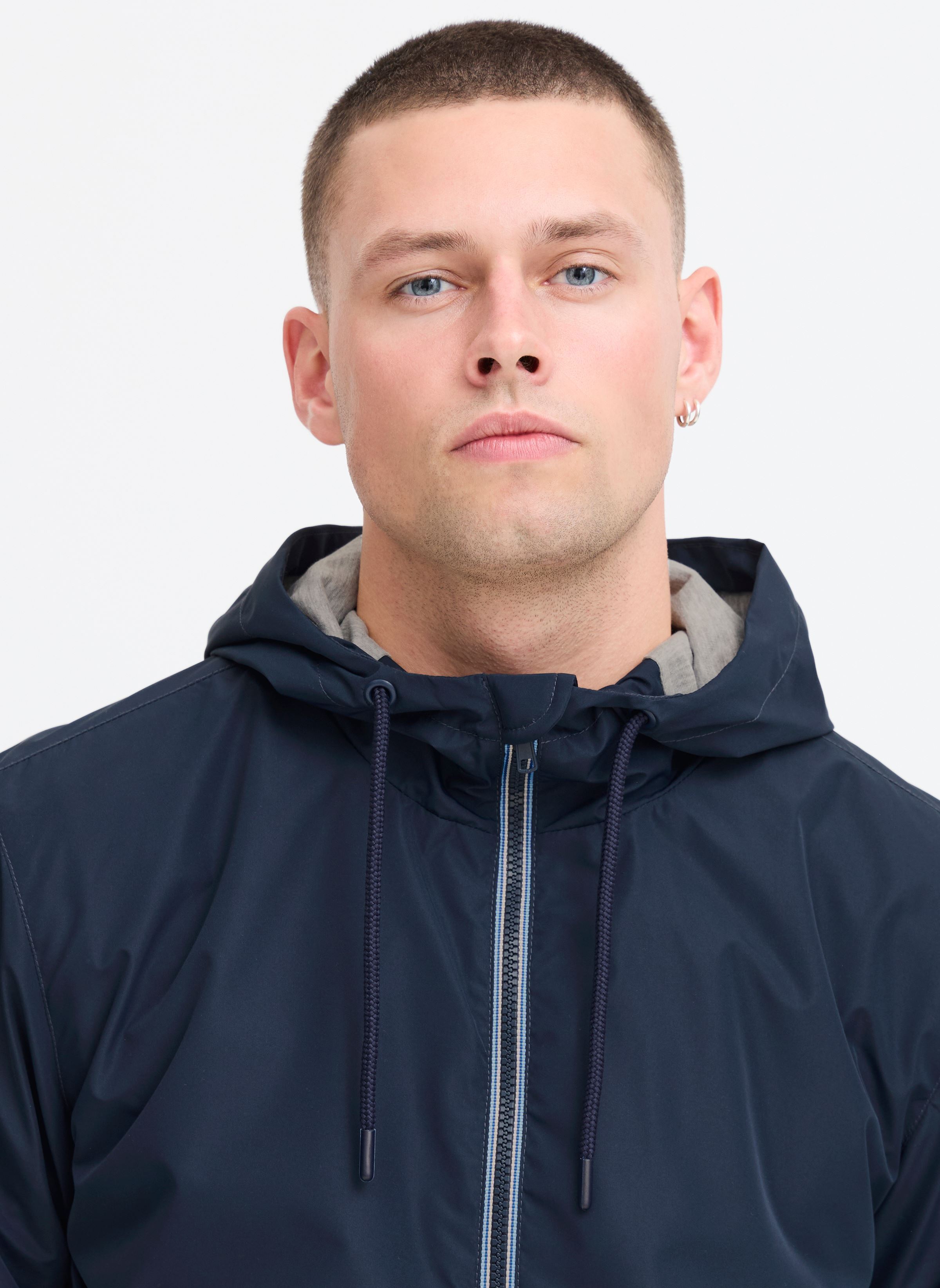 Windbreaker / Windjacken BHEFI jacket herren blau Blend Windbreaker / Windjacken BHEFI jacket herren blau DRESS BLUES