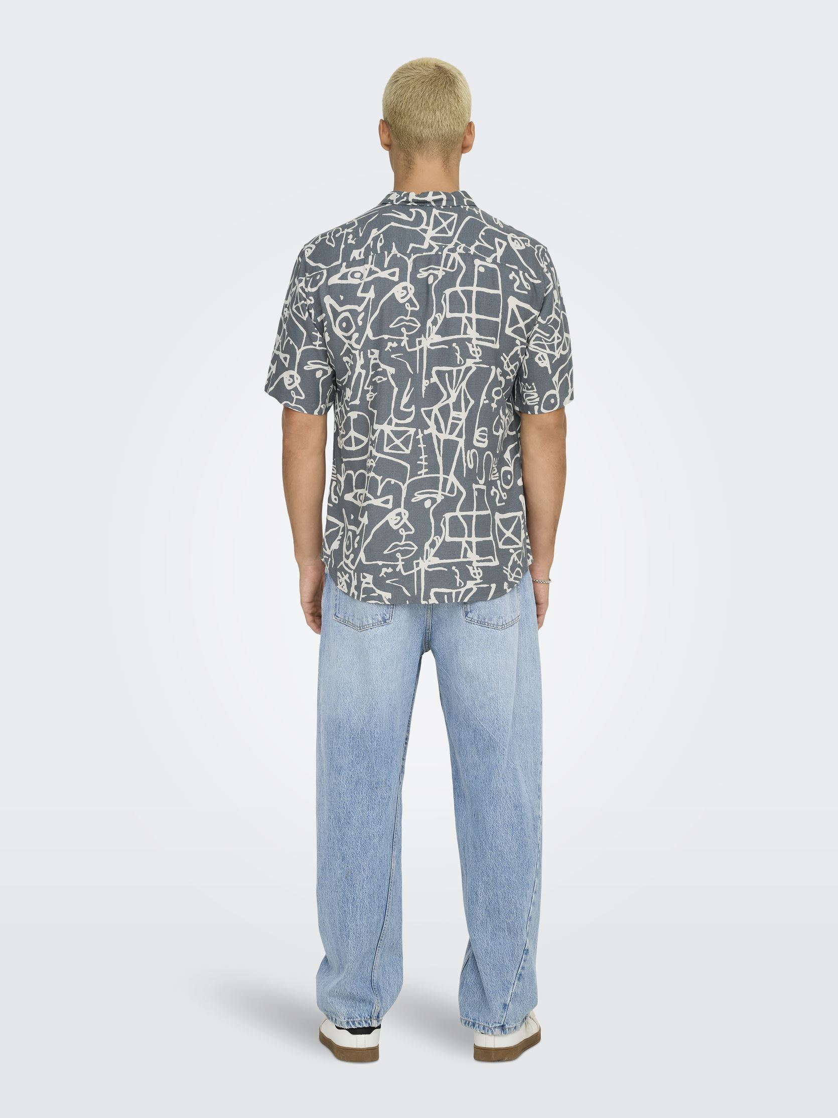 Chemises ONSBUD LIFE SS SLIM AOP VISC/LIN SHIRT homme gris Only & Sons Chemises ONSBUD LIFE SS SLIM AOP VISC/LIN SHIRT homme gris STORMY WEATHER