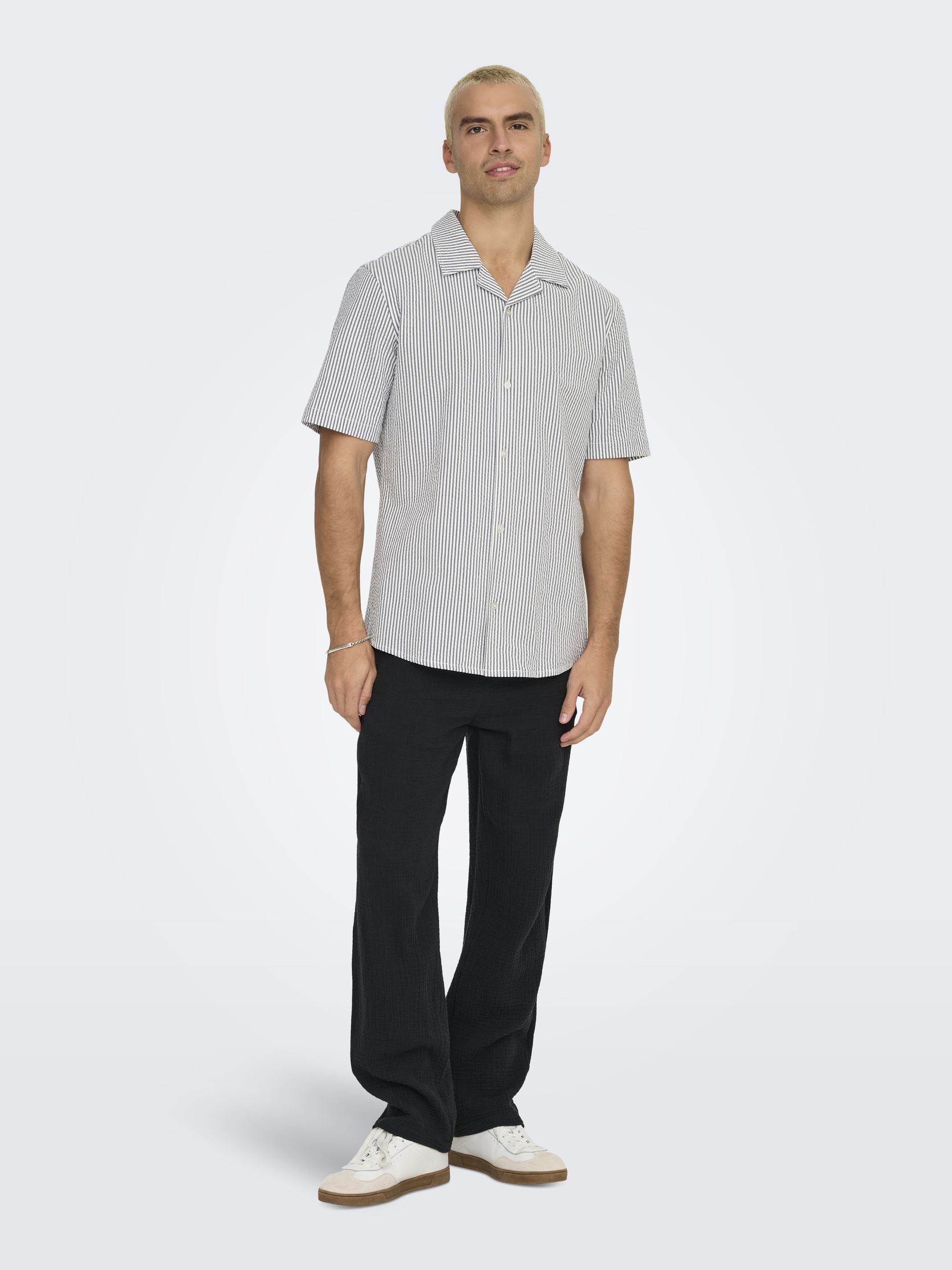 Chemises ONSLOUNGE REG SS RESORT SEERSUCKER 0267 homme bleu Only & Sons Chemises ONSLOUNGE REG SS RESORT SEERSUCKER 0267 homme bleu NAVAL ACADEMY