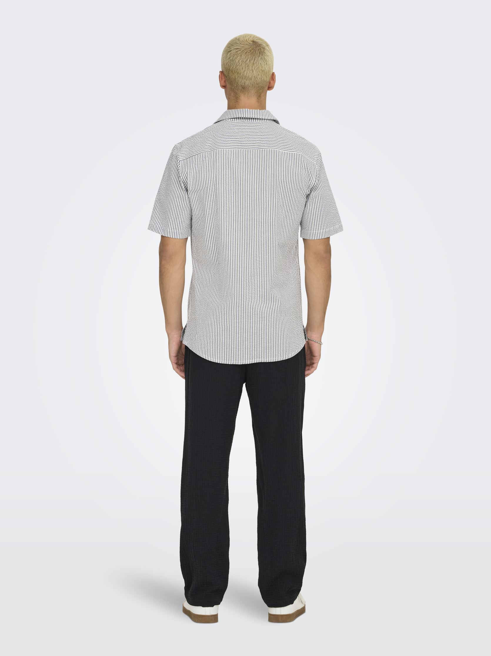 Chemises ONSLOUNGE REG SS RESORT SEERSUCKER 0267 homme bleu Only & Sons Chemises ONSLOUNGE REG SS RESORT SEERSUCKER 0267 homme bleu NAVAL ACADEMY