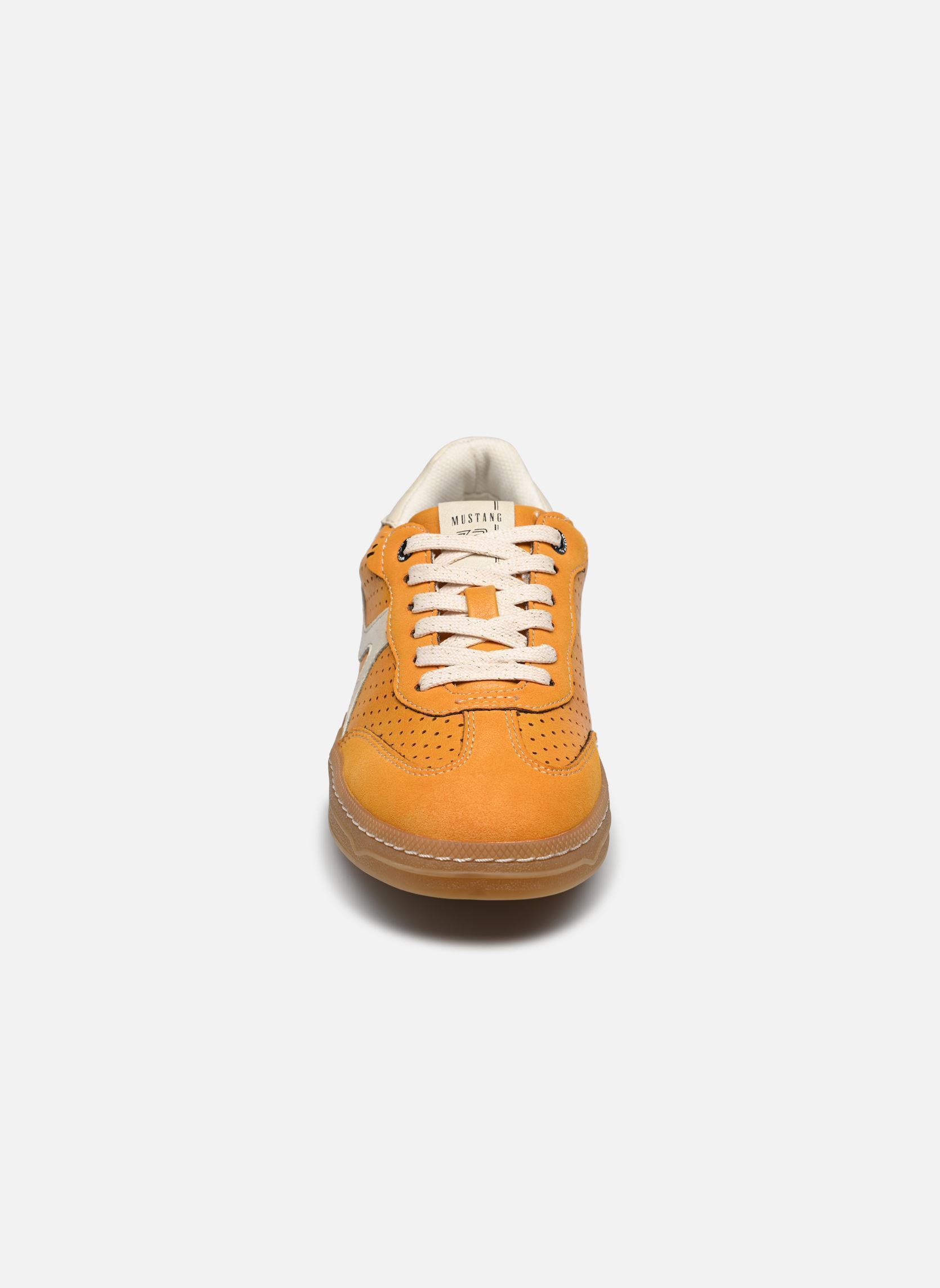 Sneakers basse 1511302 donna giallo Mustang shoes Sneakers basse 1511302 donna giallo Gelb