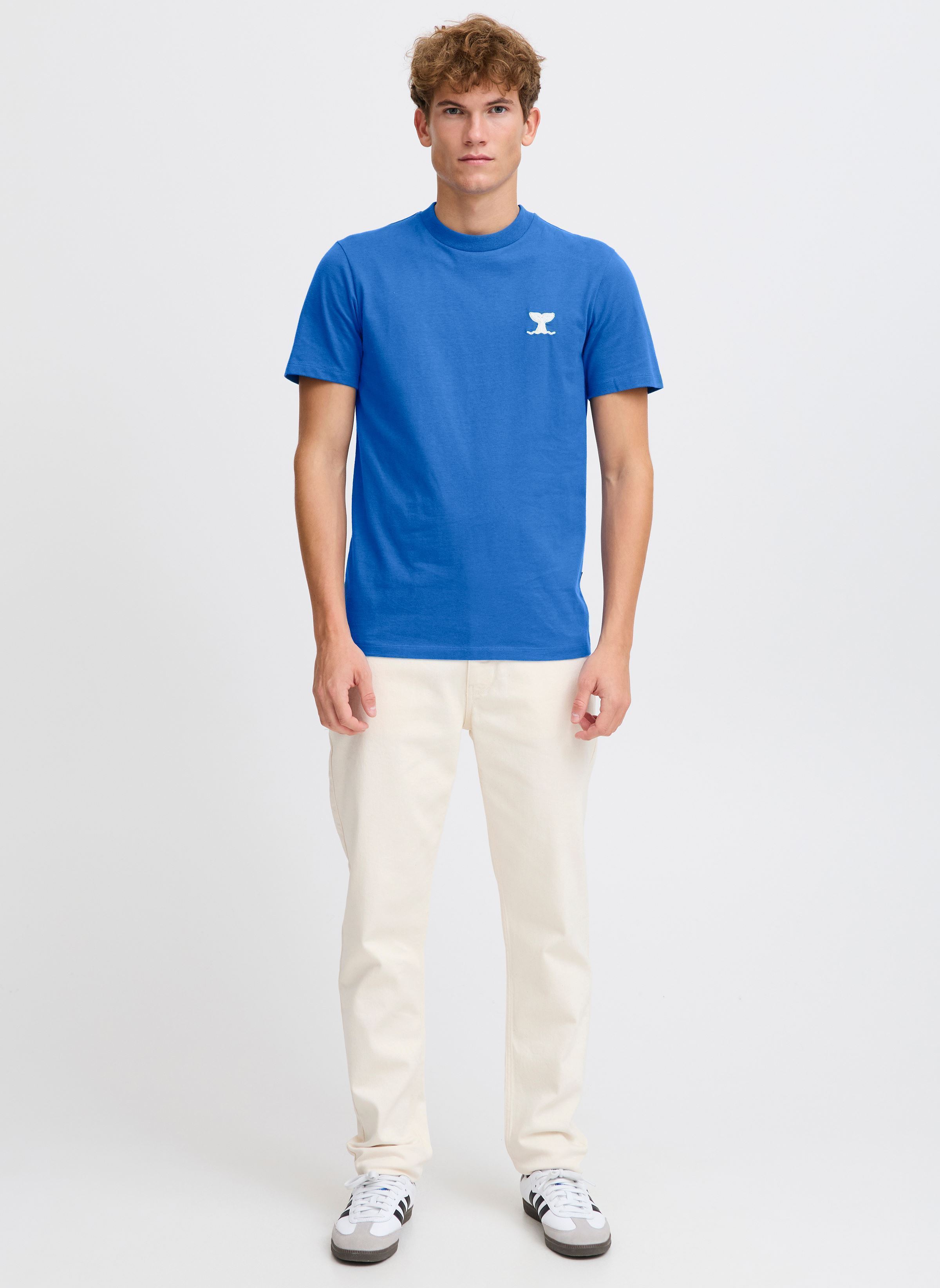 T-shirt a maniche corte CFSILAS 0195 tee with whale embriodery uomo blu Casual Friday T-shirt a maniche corte CFSILAS 0195 tee with whale embriodery uomo blu NAUTICAL BLUE