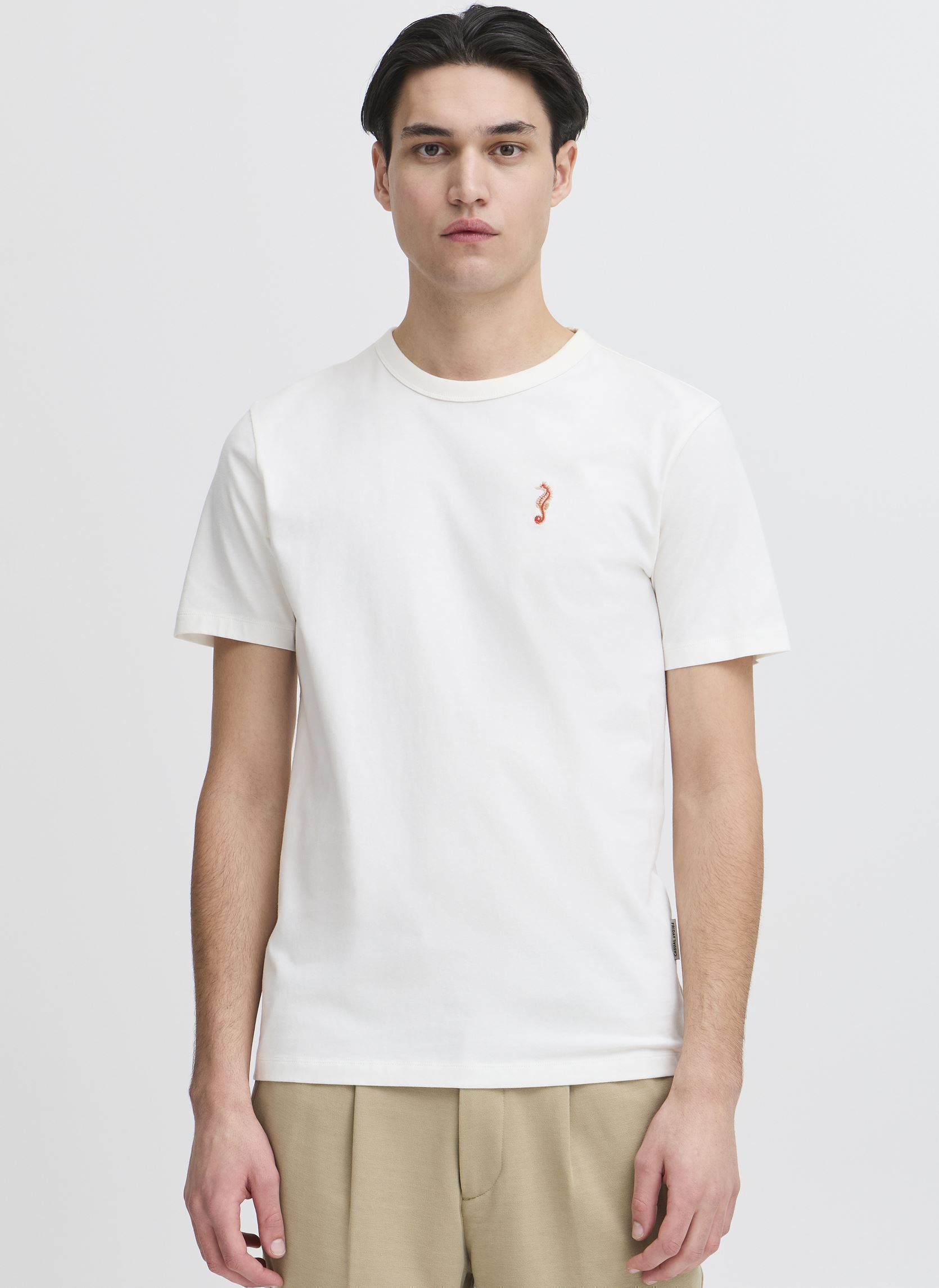 T-shirts met korte mouwen CFCARSON tee with embriodery heren wit Casual Friday T-shirts met korte mouwen CFCARSON tee with embriodery heren wit EGRET