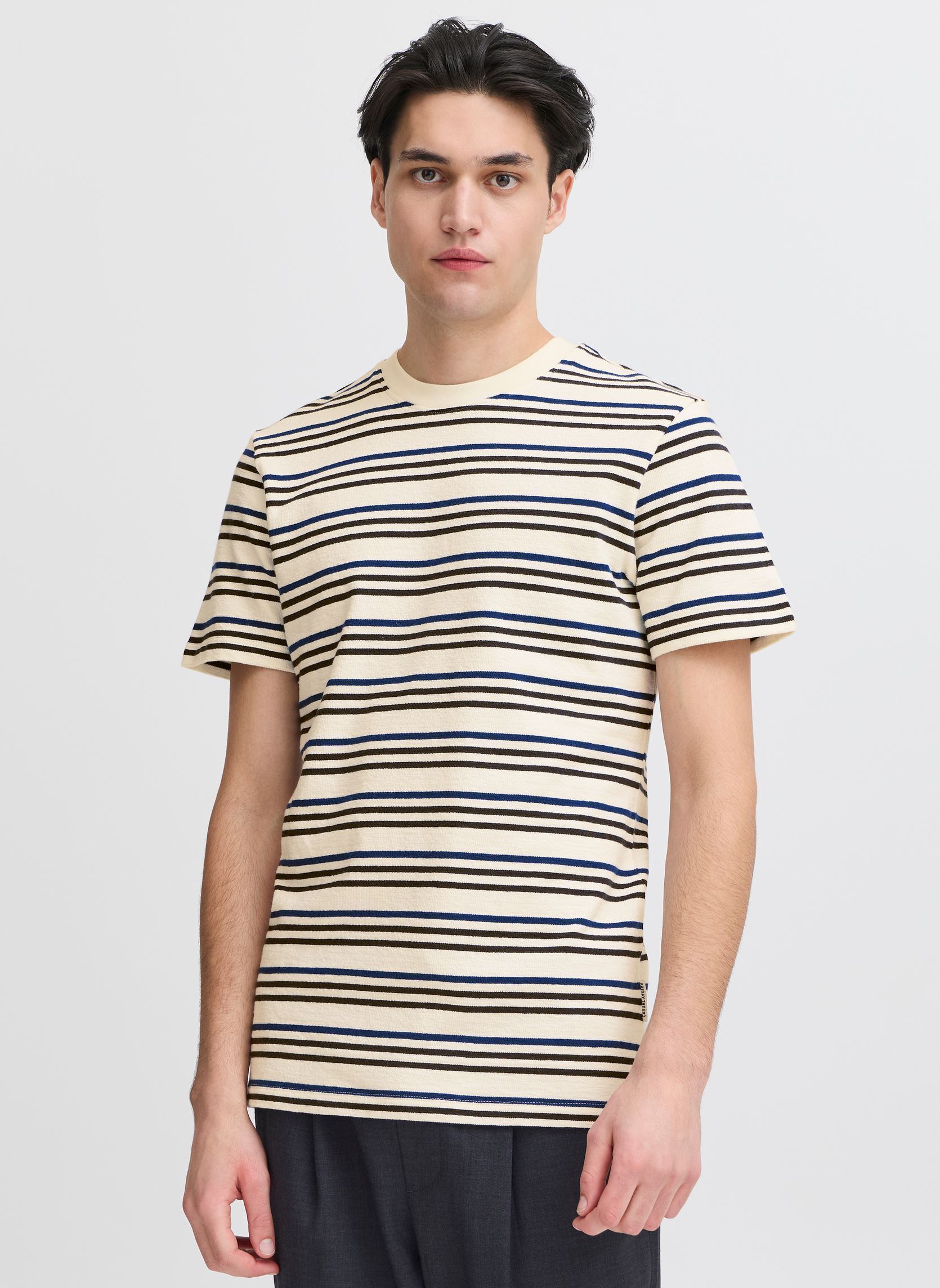 T-shirts met korte mouwen CFLEON striped frotté tee heren wit Casual Friday T-shirts met korte mouwen CFLEON striped frotté tee heren wit CLOUD DANCER