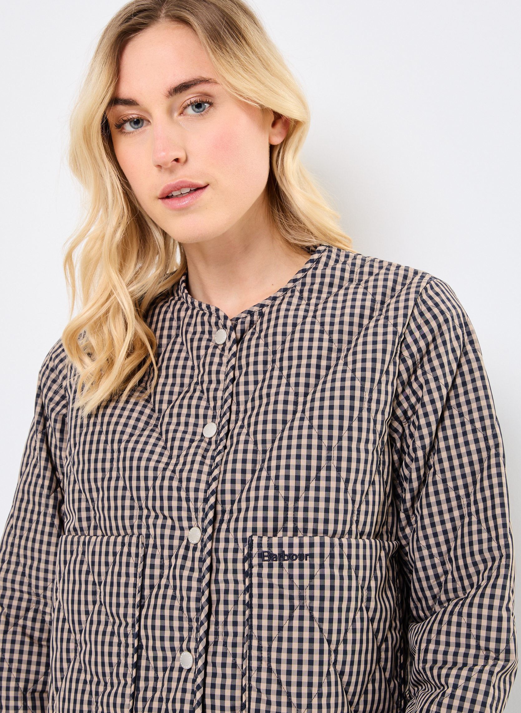Bomberjacks CHECK MONROE QUILT dames bruin Barbour Bomberjacks CHECK MONROE QUILT dames bruin NAVY/SAND GINGHAM