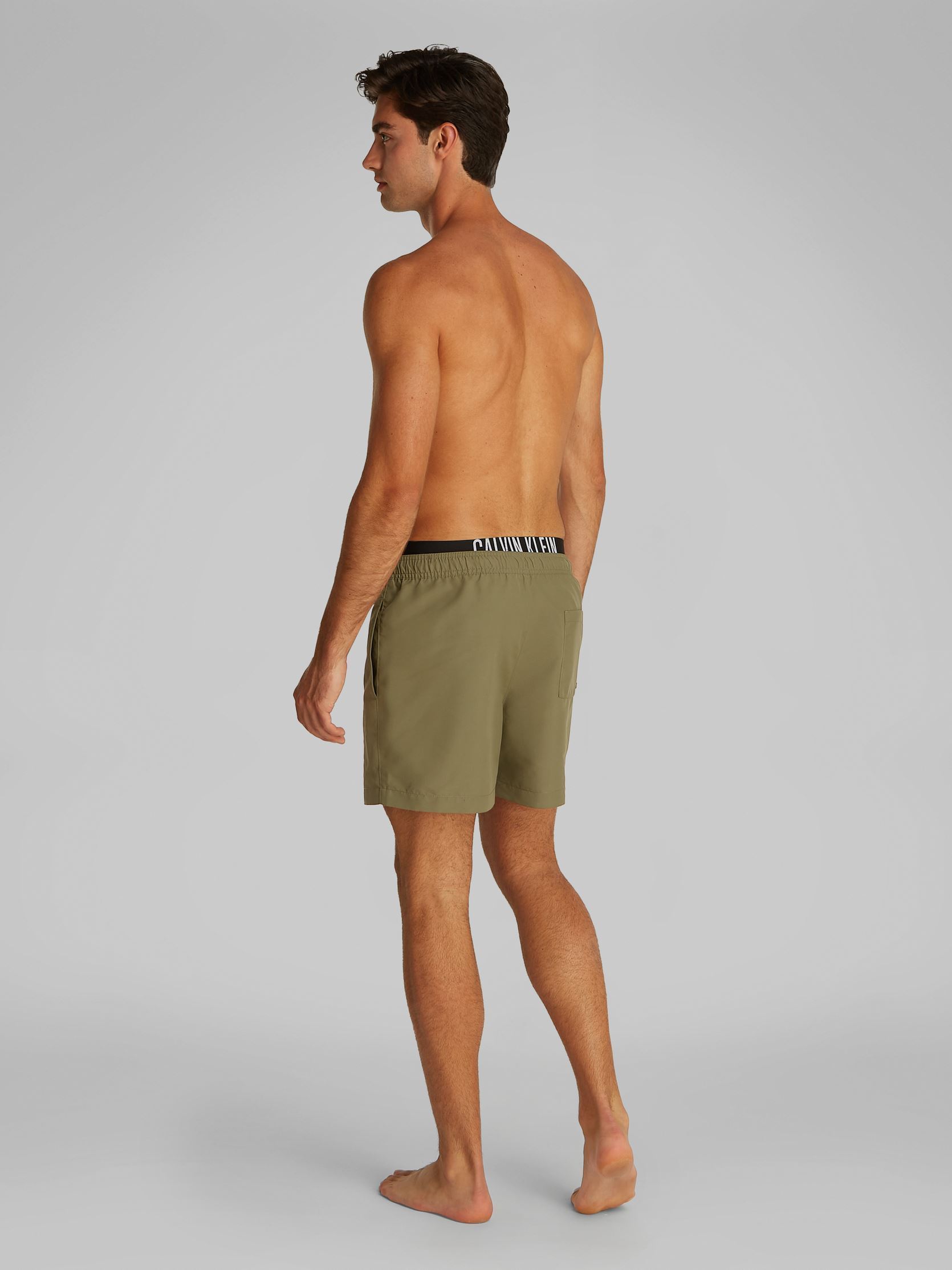 Shorts de bain Medium Double Wb KM0KM01093 homme vert Calvin Klein Shorts de bain Medium Double Wb KM0KM01093 homme vert BURNT OLIVE