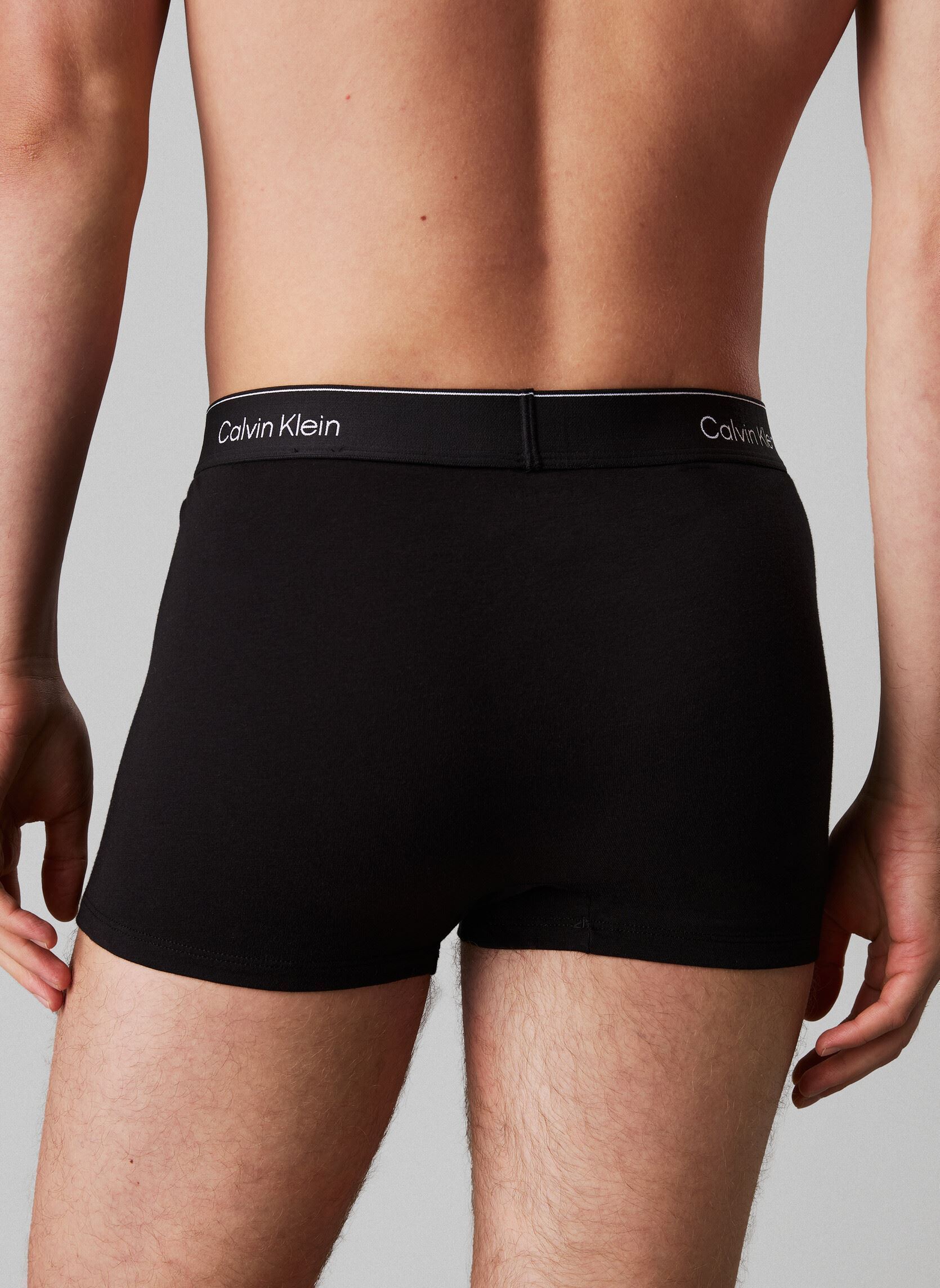 Sous-vêtements de sport Relaxed Dart Trunk 3 LV00NB4286 homme noir Calvin Klein Sous-vêtements de sport Relaxed Dart Trunk 3 LV00NB4286 homme noir BLACK W/ DTM WB