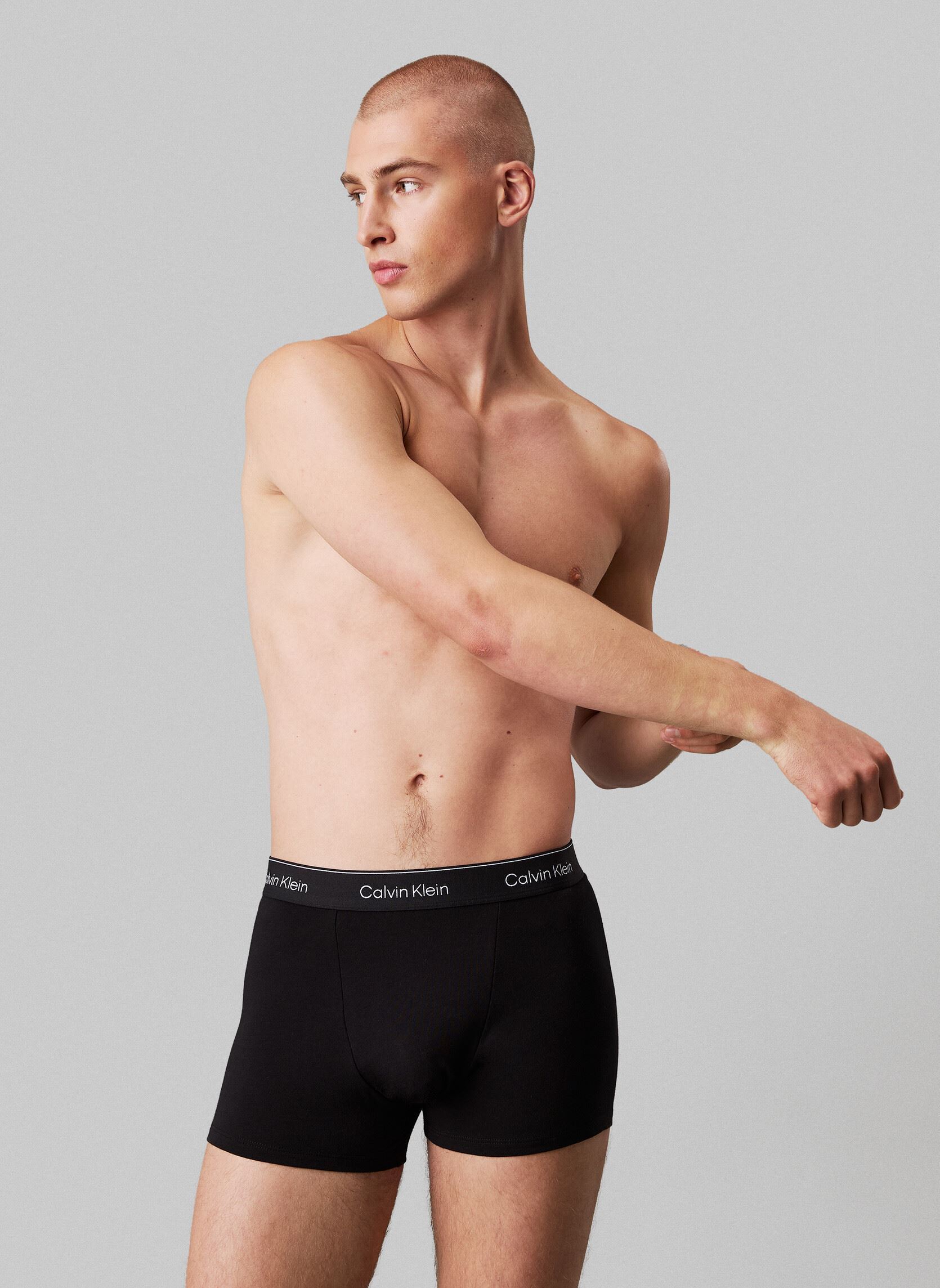 Sous-vêtements de sport Relaxed Dart Trunk 3 LV00NB4286 homme noir Calvin Klein Sous-vêtements de sport Relaxed Dart Trunk 3 LV00NB4286 homme noir BLACK W/ DTM WB