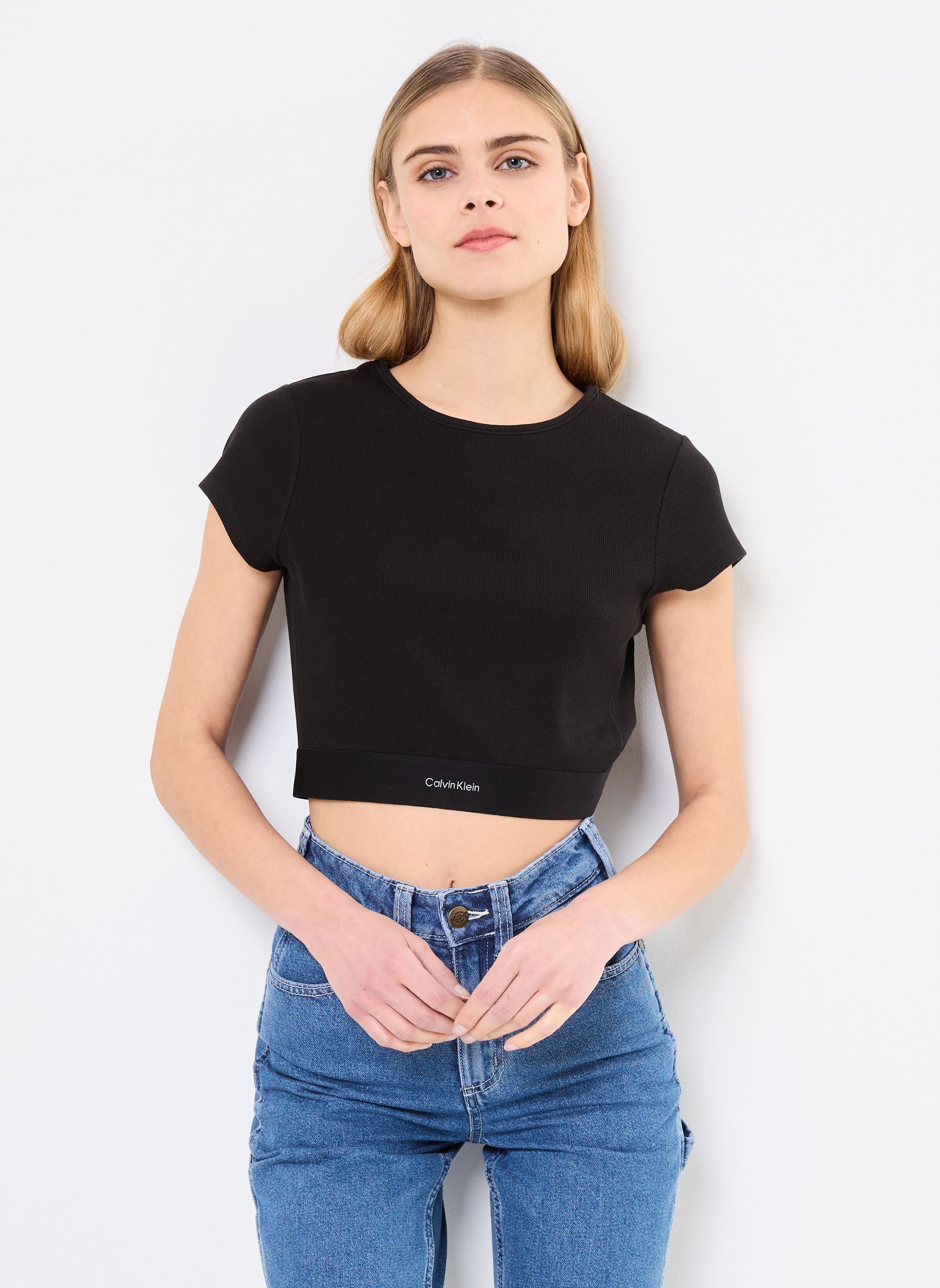 Vêtements Calvin Klein Rib Crop Tee LV00QS7349 pour Accessoires