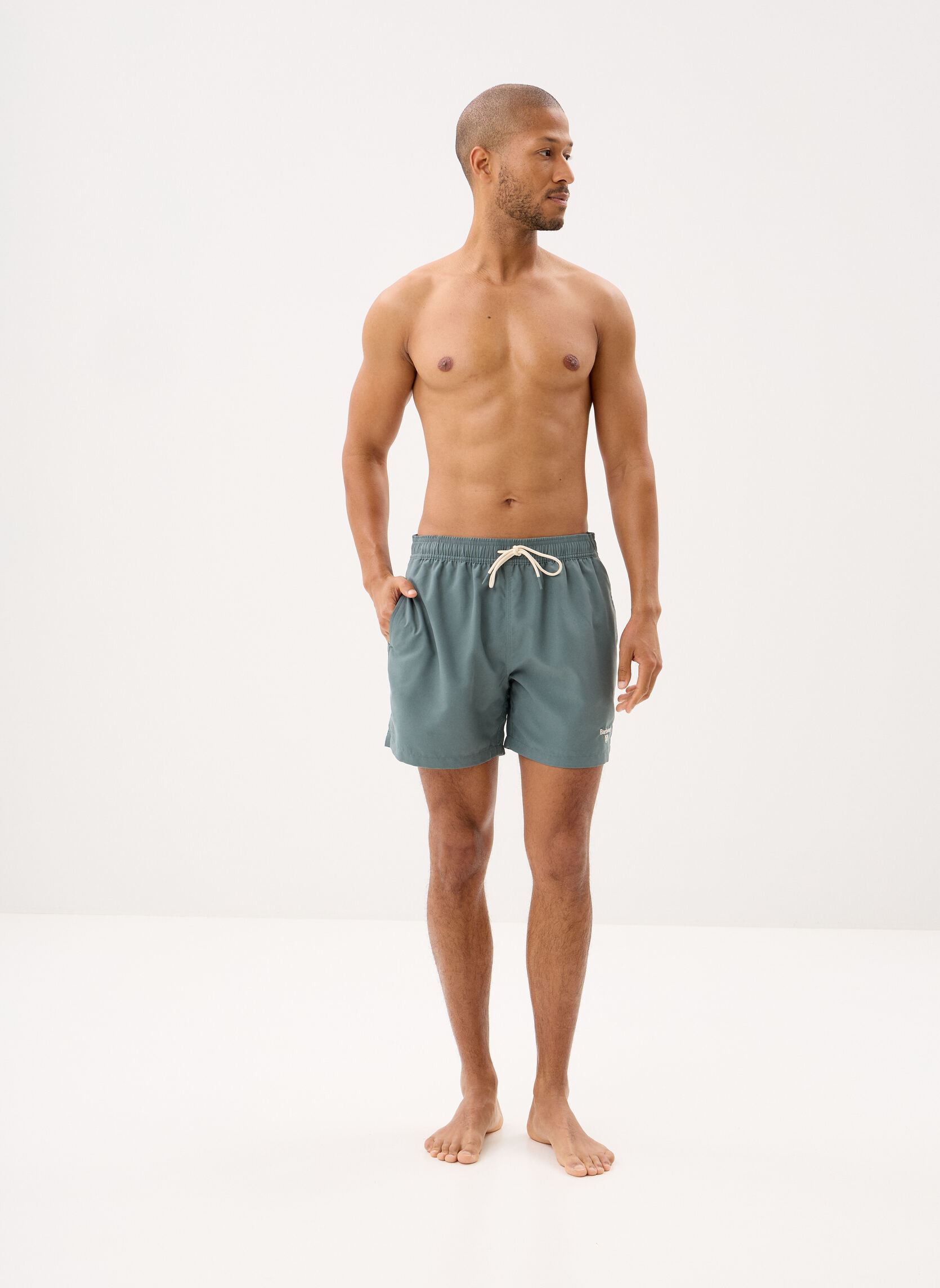 Shorts de bain STAPLE LOGO 5' SWIN SHORT homme vert Barbour Shorts de bain STAPLE LOGO 5' SWIN SHORT homme vert VINTAGE TEAL