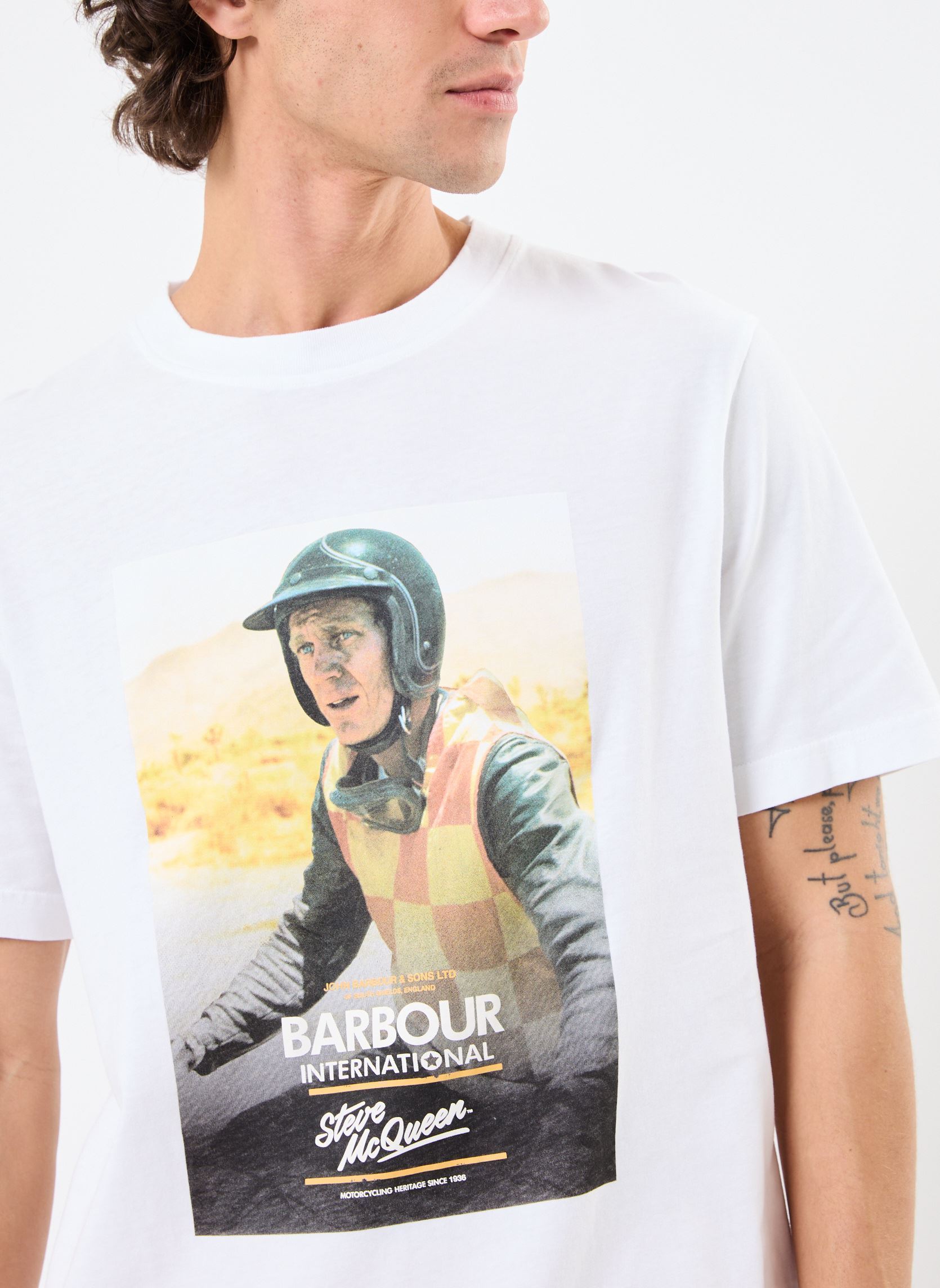 Tee-shirts manches courtes B.INTL COSTER SMQ GRAPHIC T-SHIRT homme blanc Barbour Tee-shirts manches courtes B.INTL COSTER SMQ GRAPHIC T-SHIRT homme blanc WHISPER WHITE