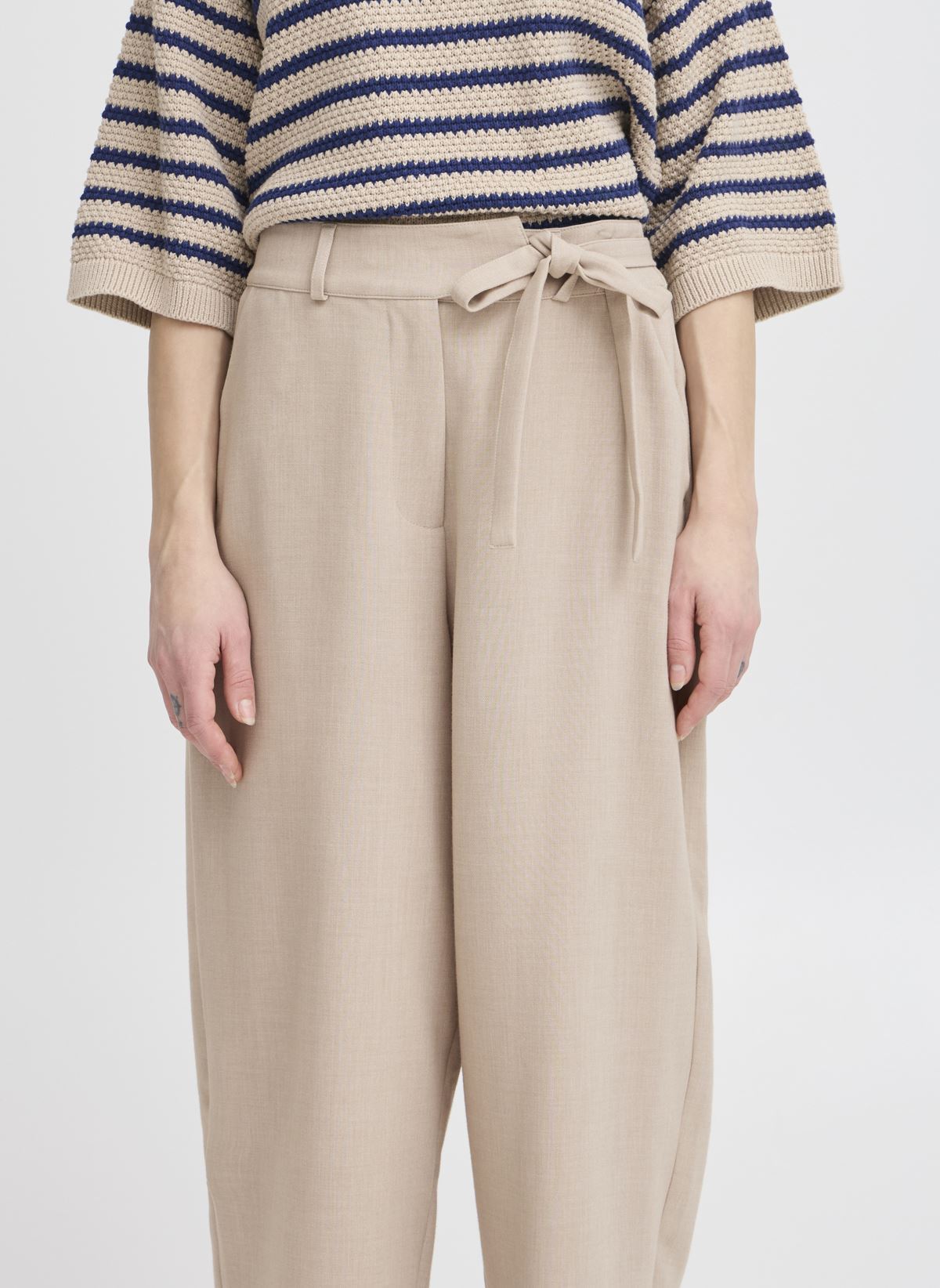 Pantalons larges BYERIKO BELT PANTS femme beige B-Young Pantalons larges BYERIKO BELT PANTS femme beige Roasted Cashew Melange