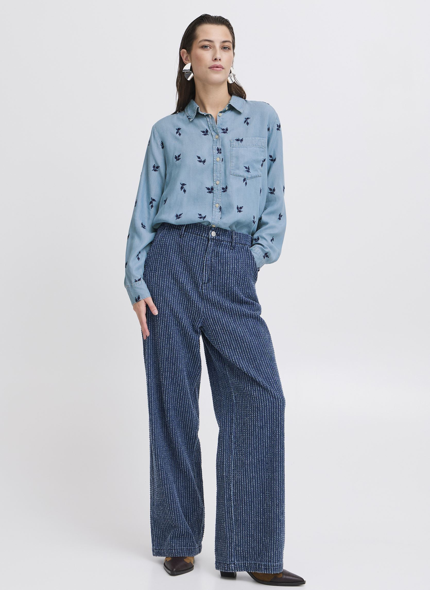 Chemises manches longues BYKOSMO SHIRT femme bleu B-Young Chemises manches longues BYKOSMO SHIRT femme bleu Light Blue Denim Leaf