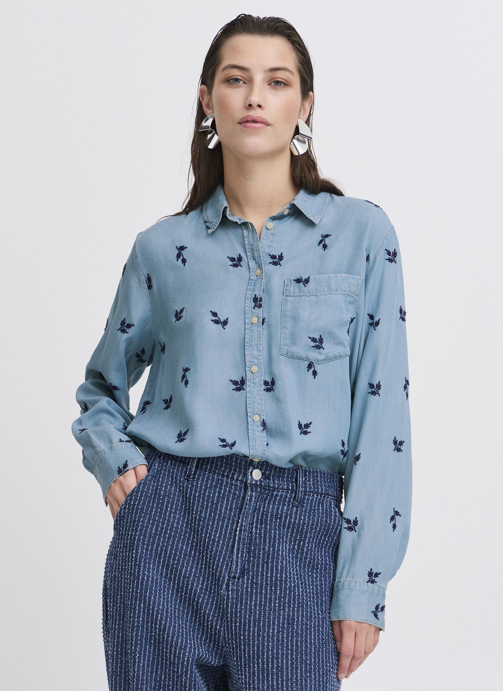 Chemises manches longues BYKOSMO SHIRT femme bleu B-Young Chemises manches longues BYKOSMO SHIRT femme bleu Light Blue Denim Leaf