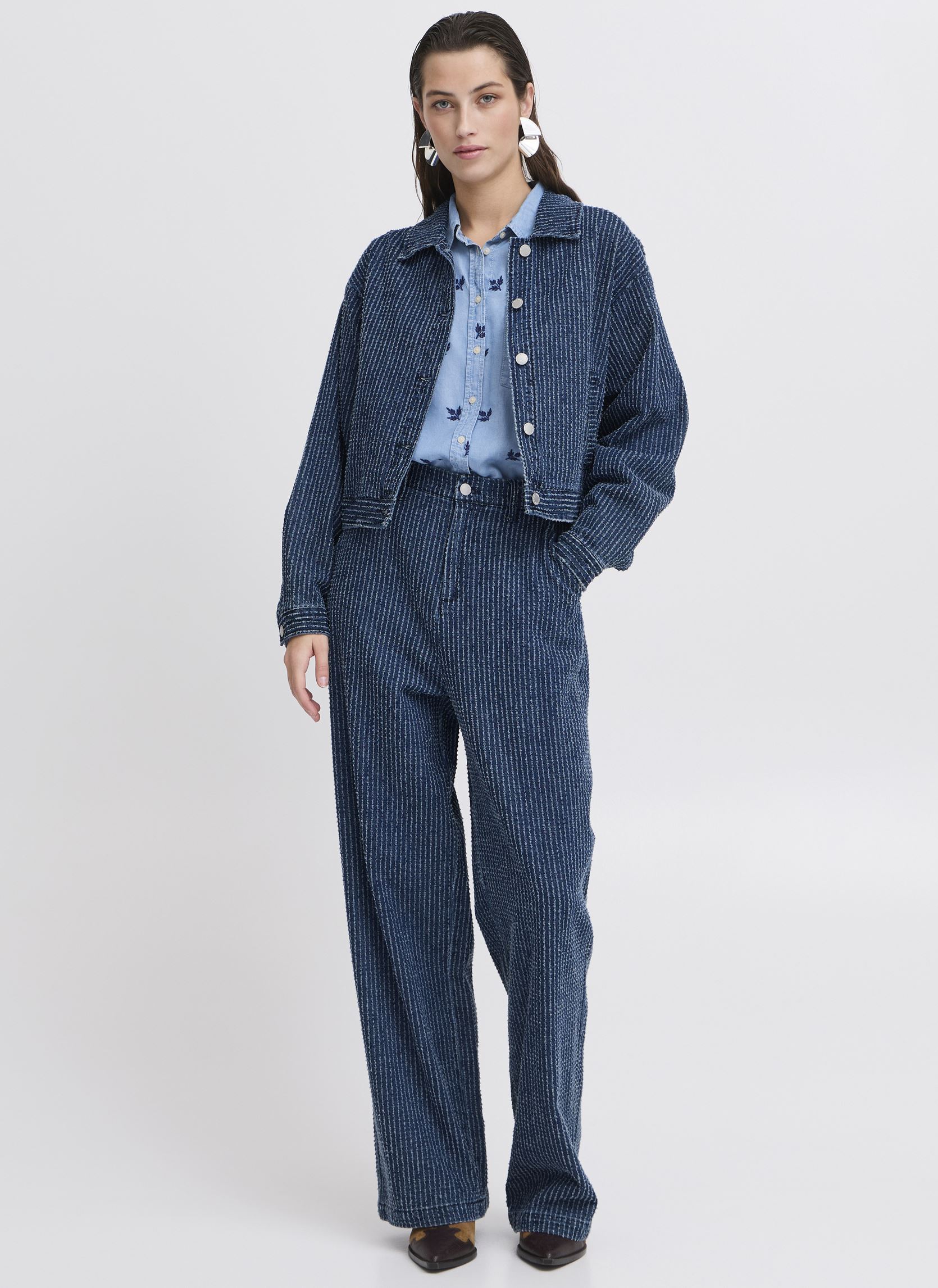 Vestes en jean BYKANILLA JACKET femme bleu B-Young Vestes en jean BYKANILLA JACKET femme bleu Mid Blue Denim