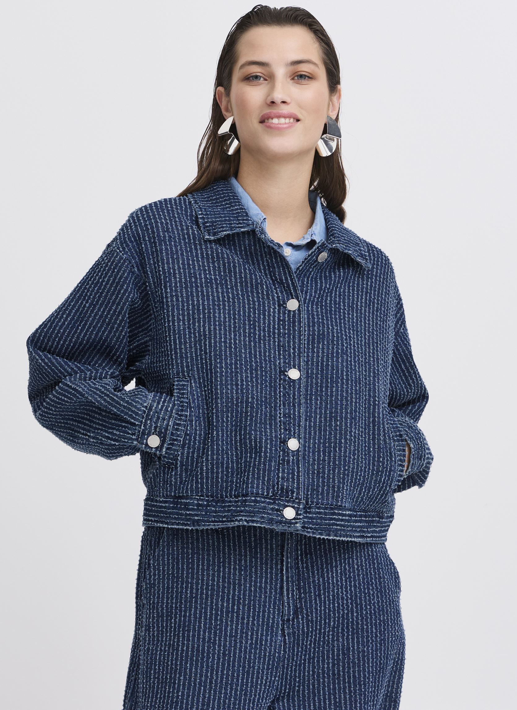 Vestes en jean BYKANILLA JACKET femme bleu B-Young Vestes en jean BYKANILLA JACKET femme bleu Mid Blue Denim
