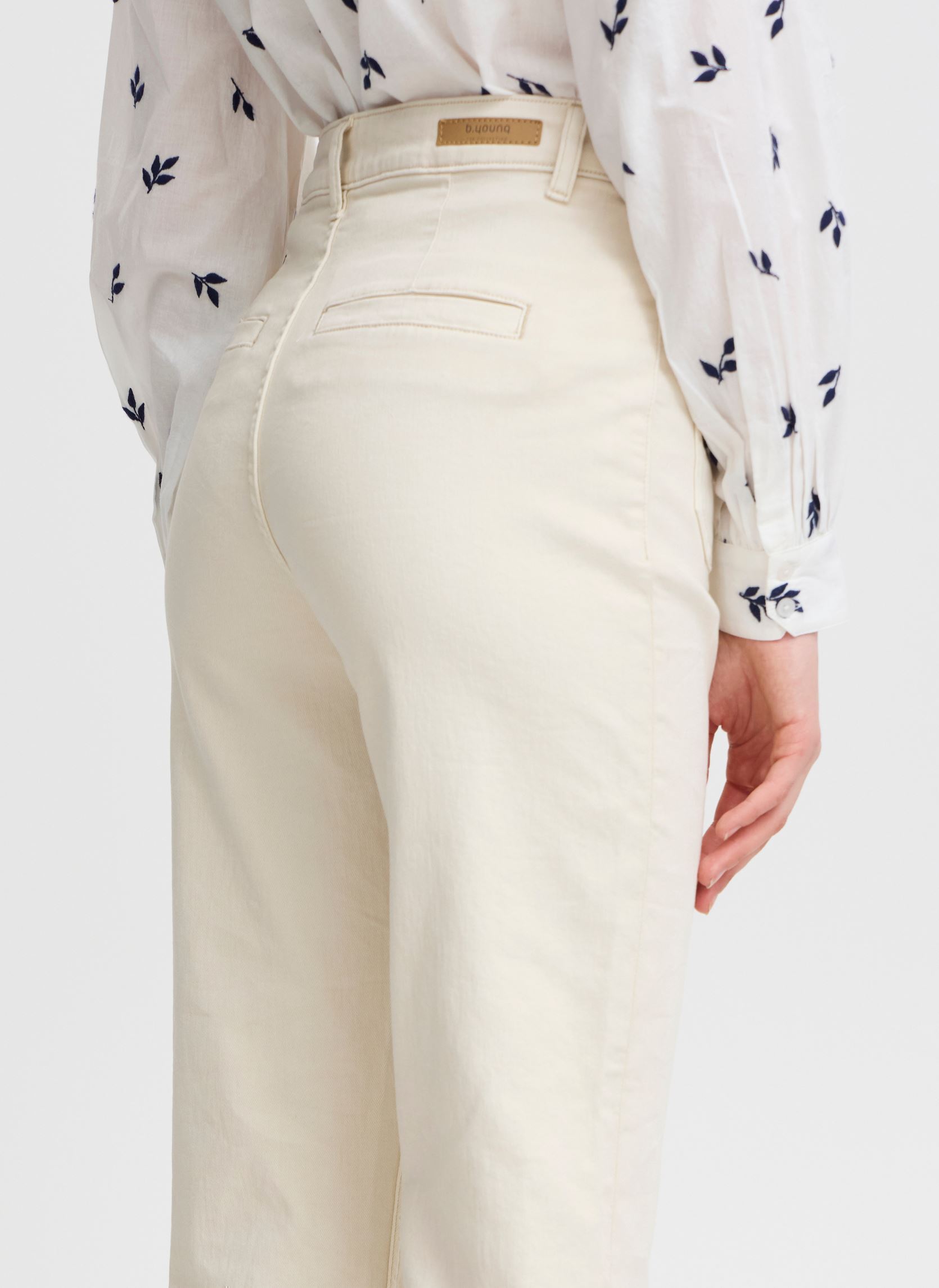 Flared jeans BYLYDIA POCKET JEANS dames wit B-Young Flared jeans BYLYDIA POCKET JEANS dames wit Birch
