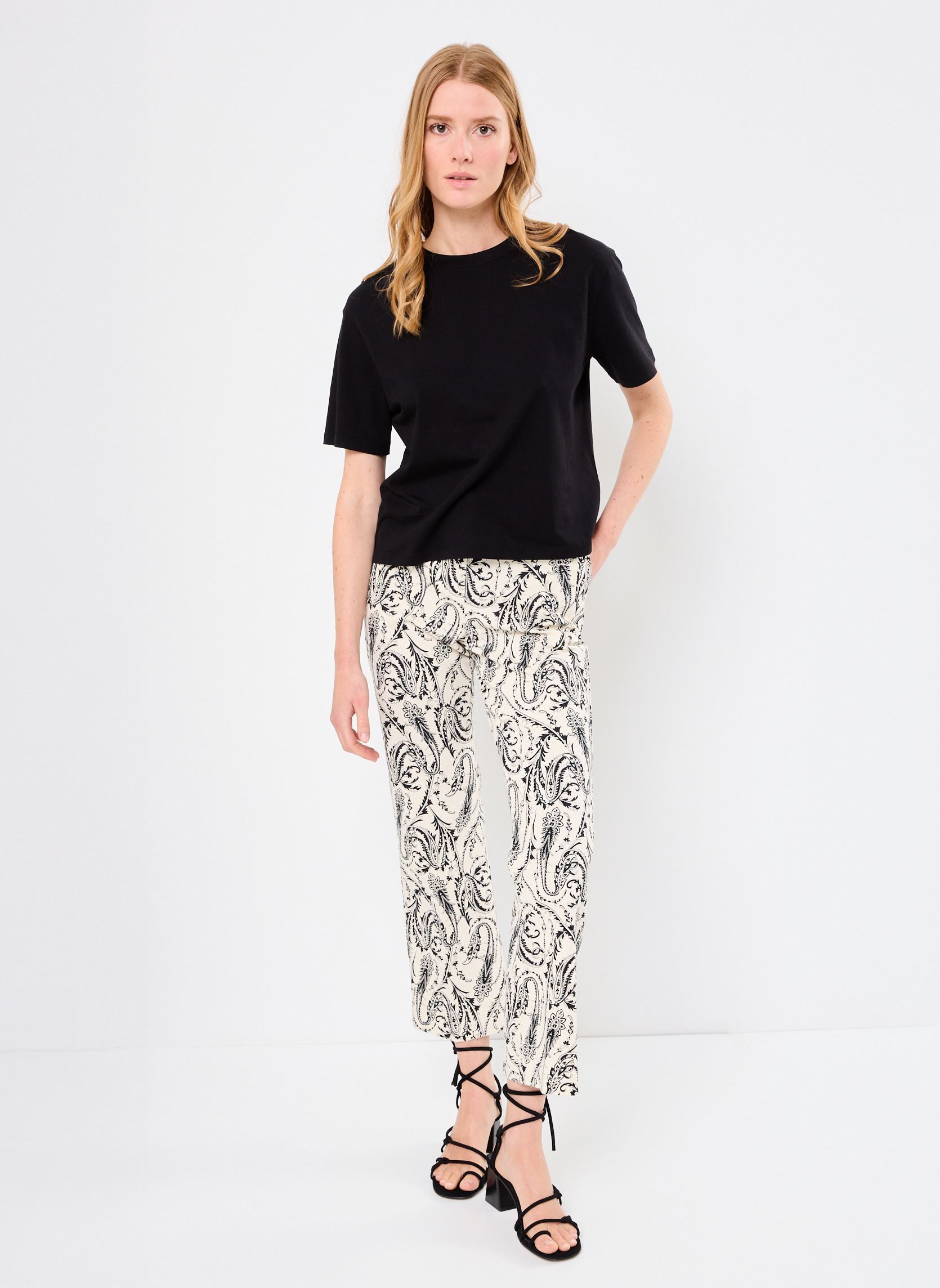 Rechte broeken BYDECKA AOP PANTS - dames wit B-Young Rechte broeken BYDECKA AOP PANTS - dames wit BIRCH PAISLEY MIX