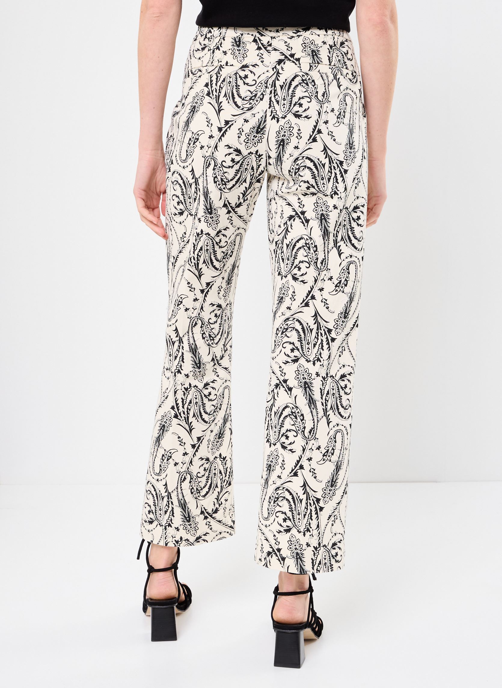 Rechte broeken BYDECKA AOP PANTS - dames wit B-Young Rechte broeken BYDECKA AOP PANTS - dames wit BIRCH PAISLEY MIX