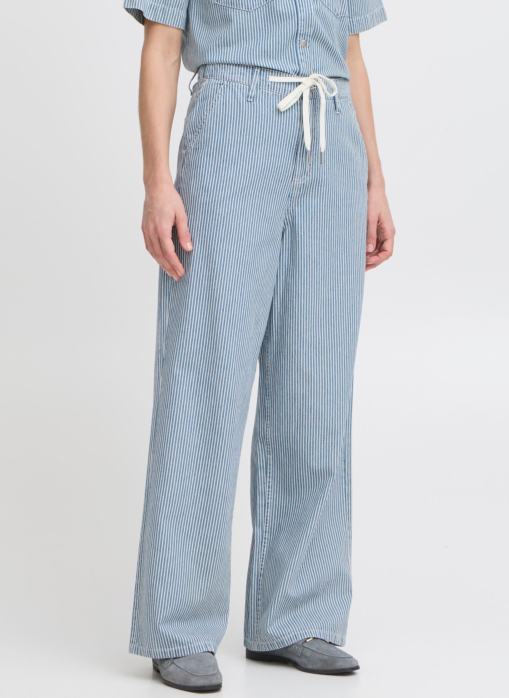 Pantalons larges BYLARO PANTS - femme bleu B-Young Pantalons larges BYLARO PANTS - femme bleu Blue Stripe Denim