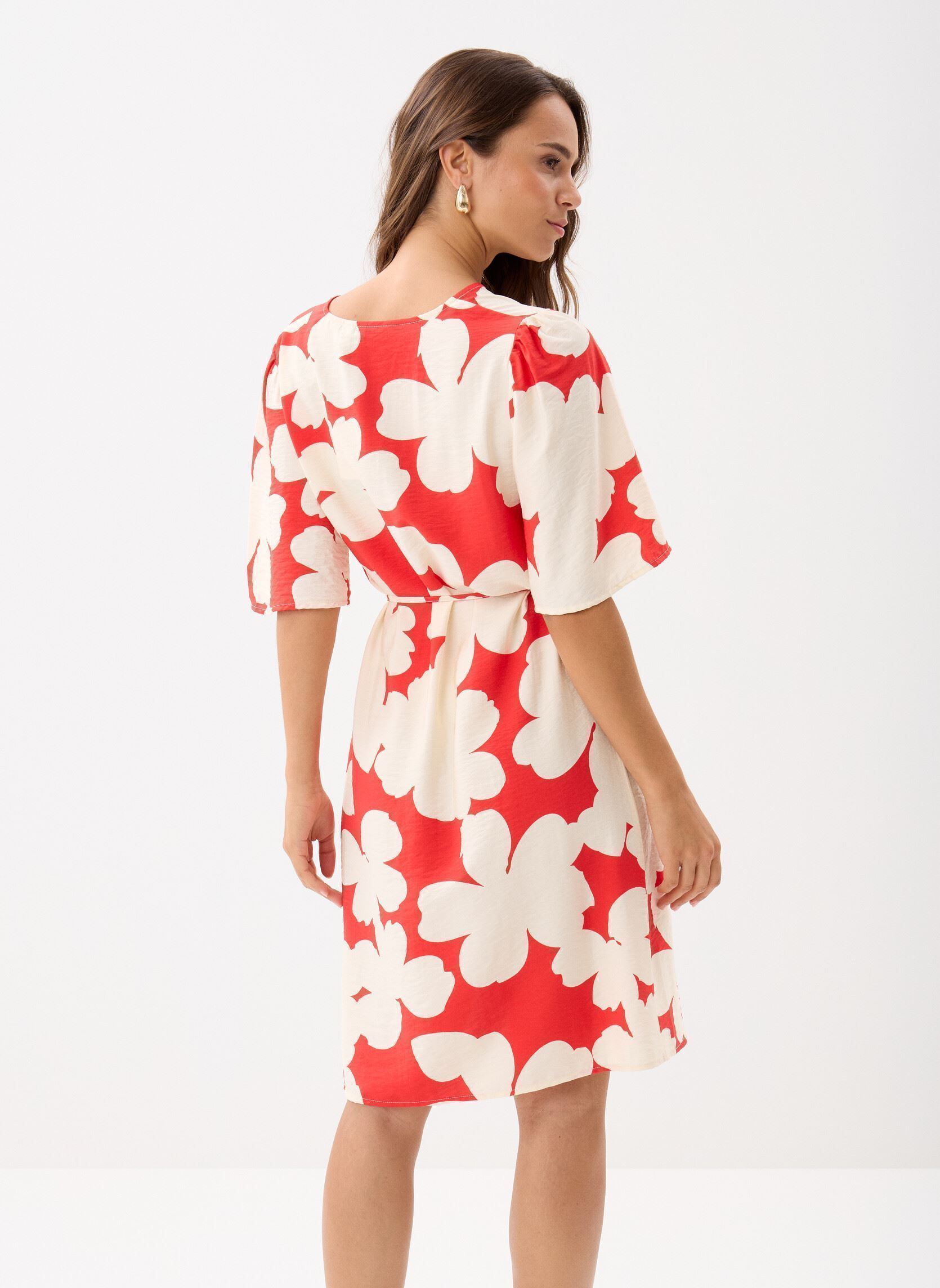 Jurken BYIBINE SHORT DRESS 7 dames rood B-Young Jurken BYIBINE SHORT DRESS 7 dames rood Flame Flower Mix