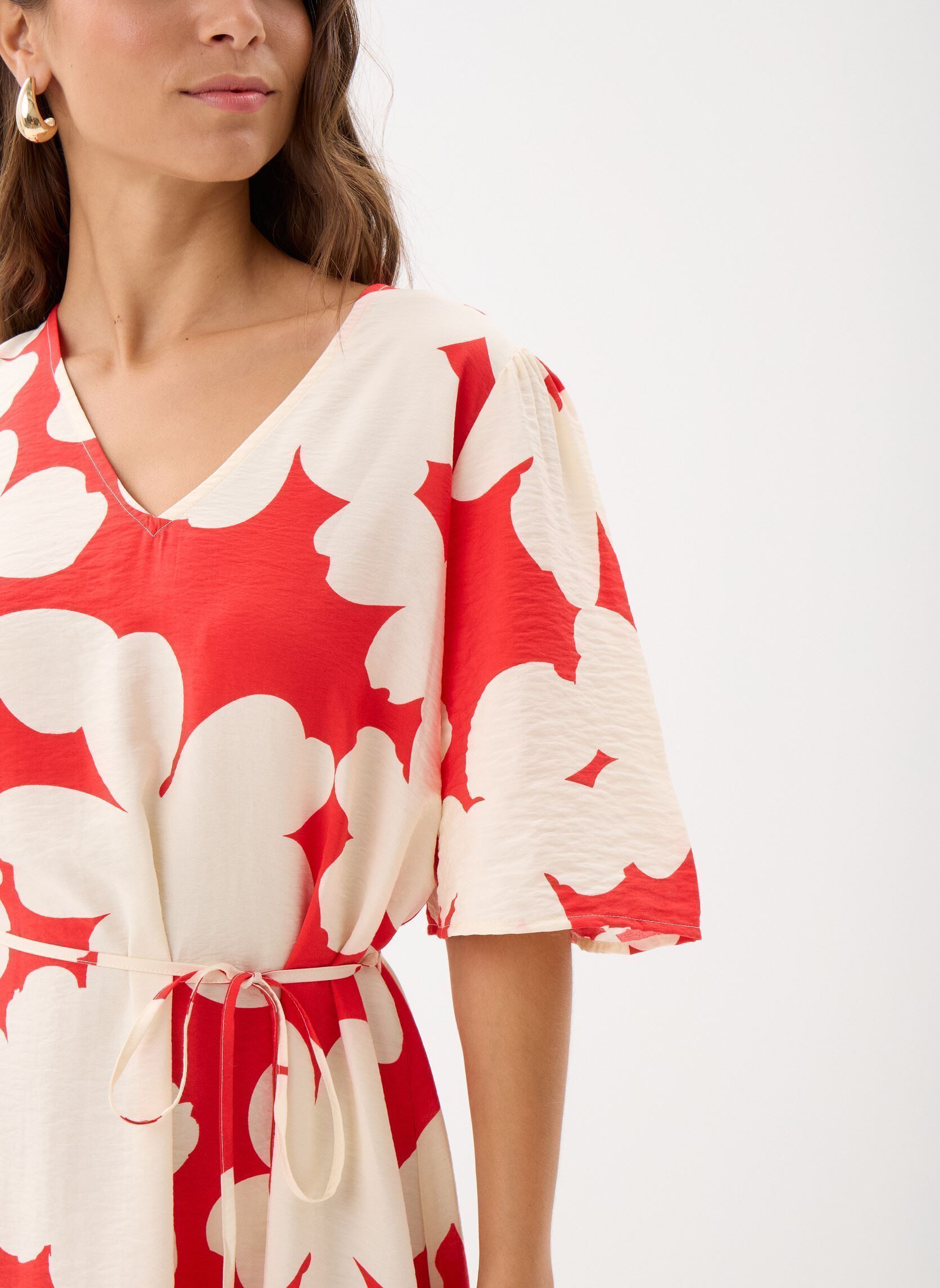 Jurken BYIBINE SHORT DRESS 7 dames rood B-Young Jurken BYIBINE SHORT DRESS 7 dames rood Flame Flower Mix