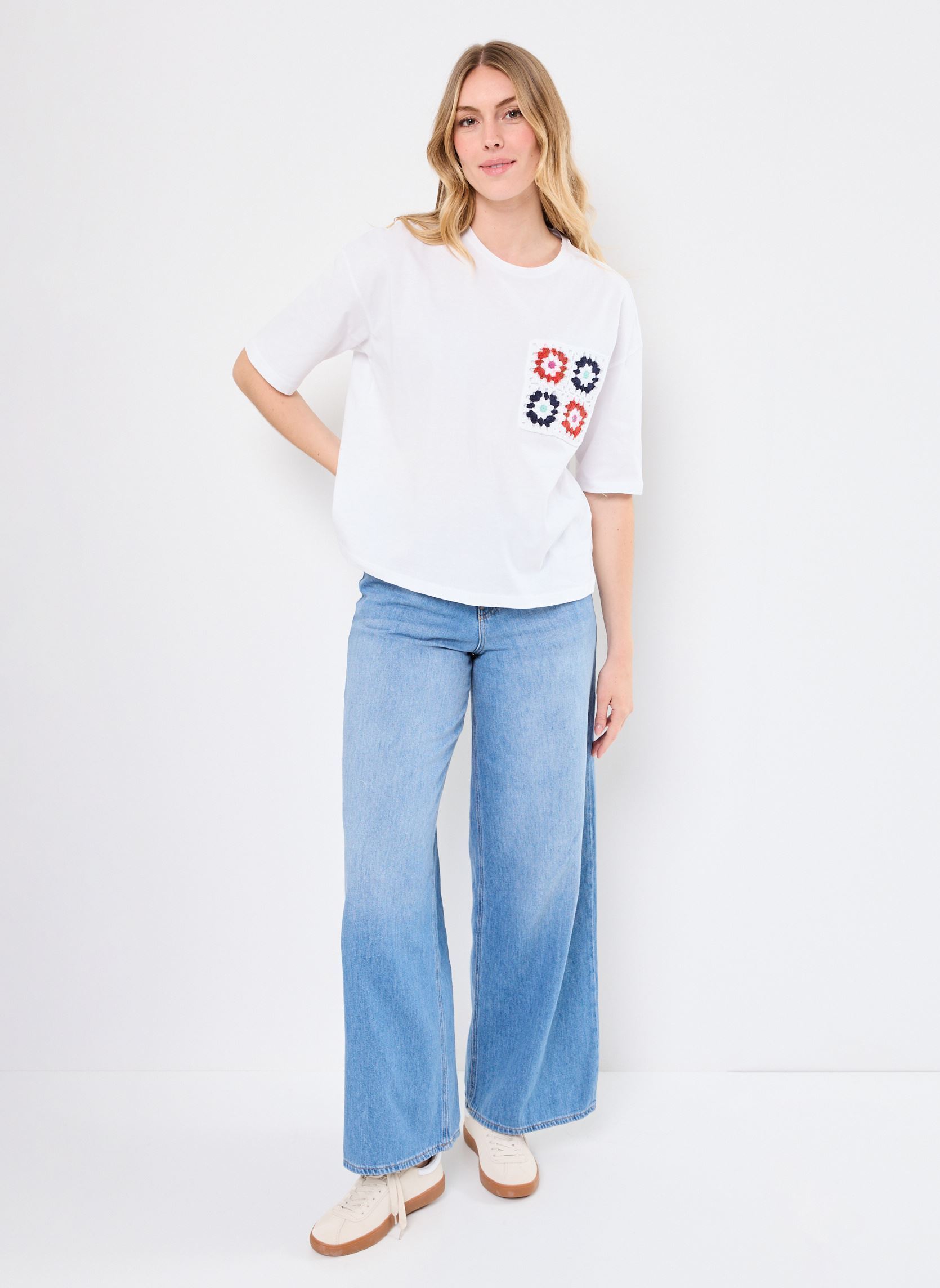 T-shirts met korte mouwen BYTITILLA TSHIRT 2 - dames wit B-Young T-shirts met korte mouwen BYTITILLA TSHIRT 2 - dames wit Flame Scarrlet Mix