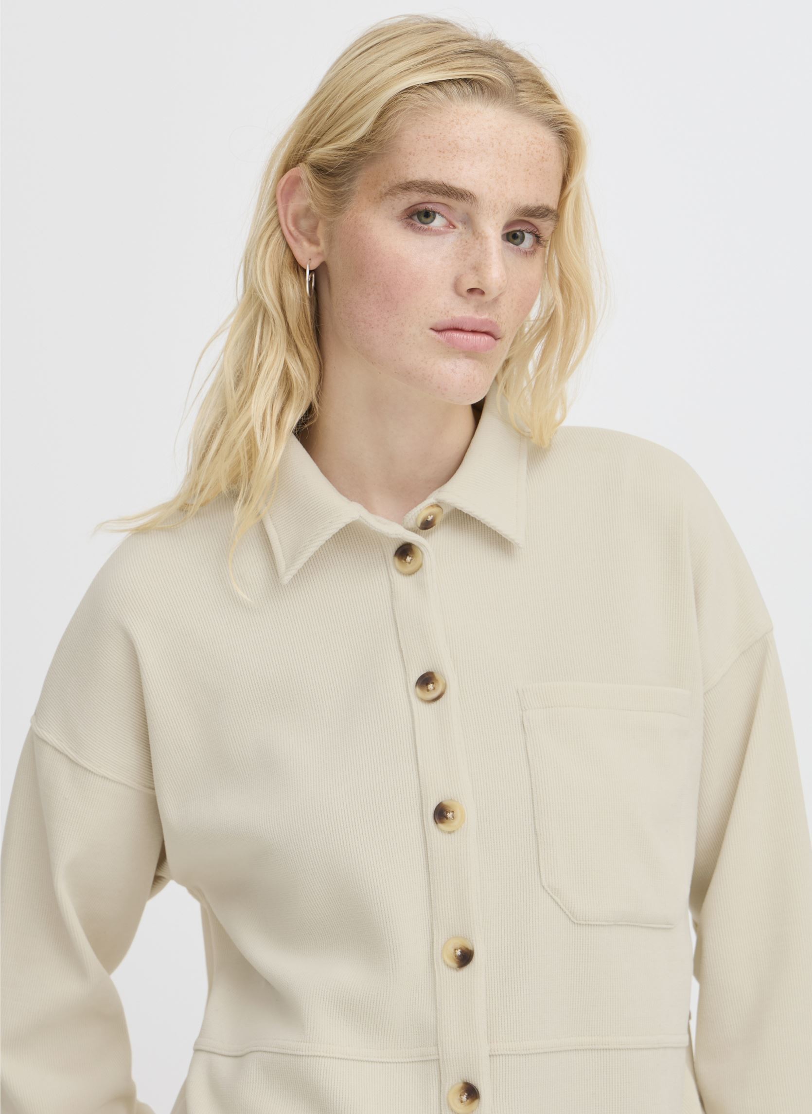 Camisas de manga larga IHKATE CORDUROY SH mujer beige Ichi Camisas de manga larga IHKATE CORDUROY SH mujer beige Almond Milk