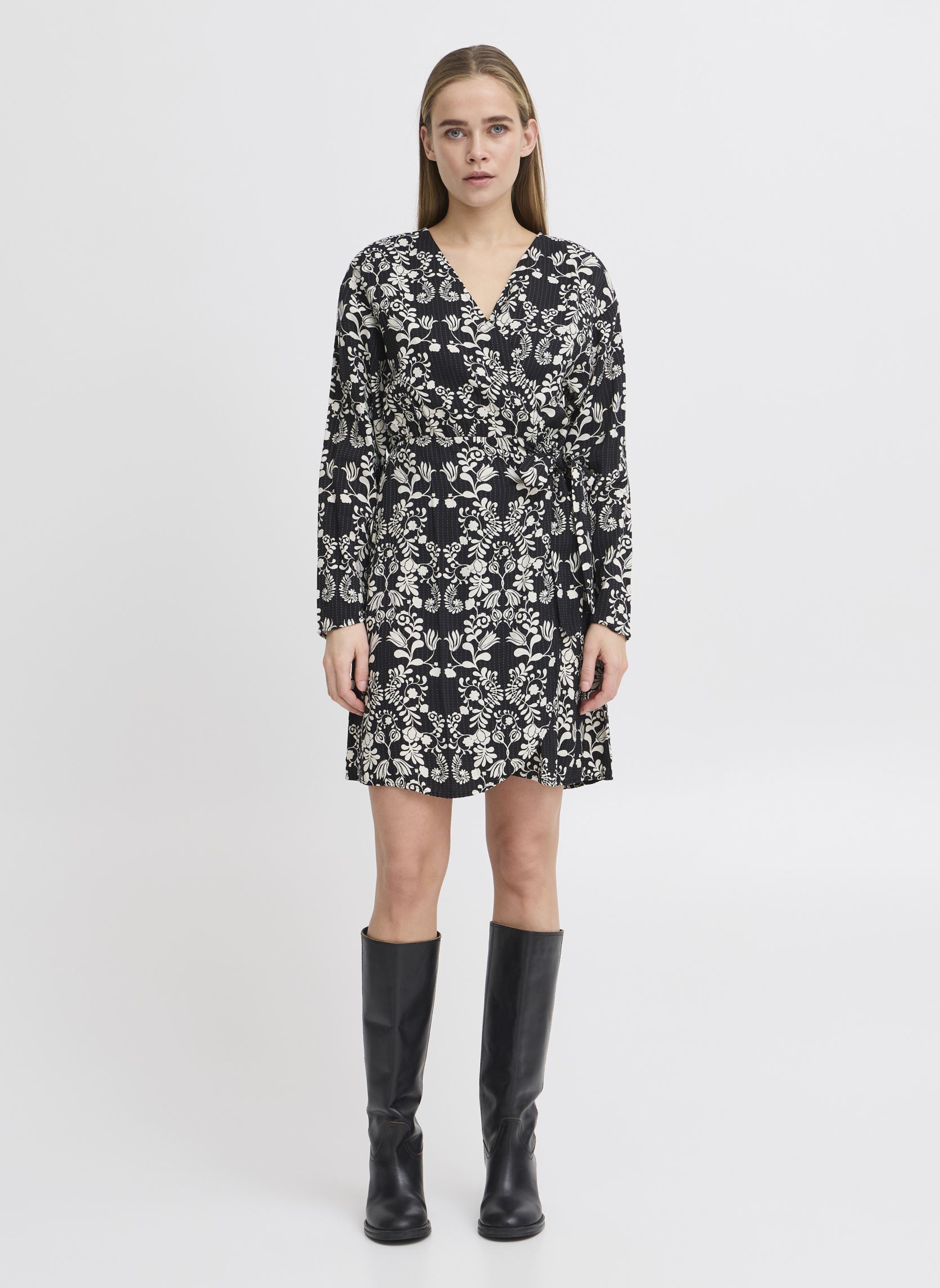 Robes IHGOCINA DR2 femme noir Ichi Robes IHGOCINA DR2 femme noir Black Flower aop