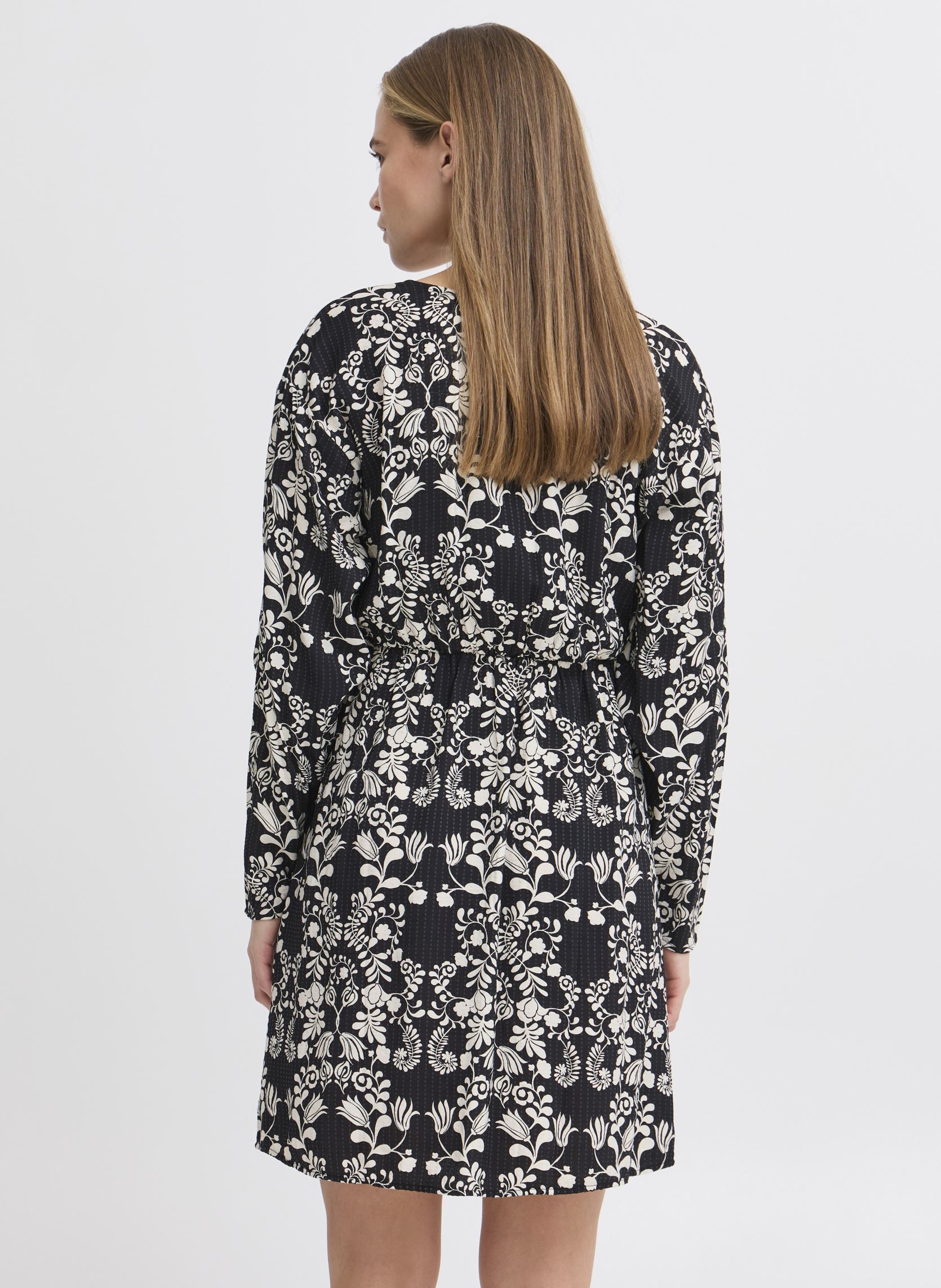 Robes IHGOCINA DR2 femme noir Ichi Robes IHGOCINA DR2 femme noir Black Flower aop