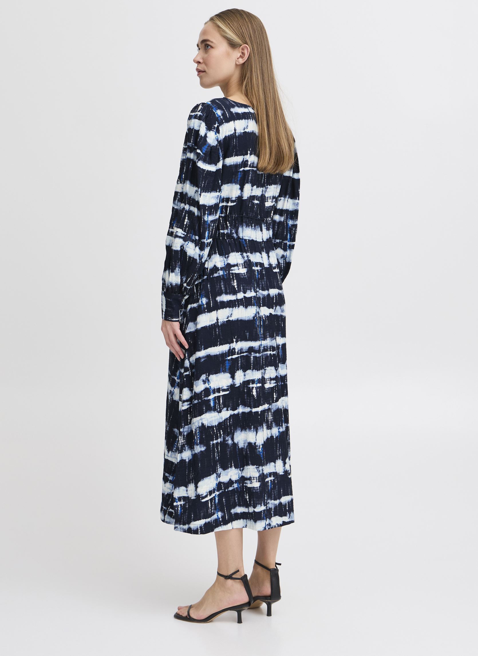 Robes longues IHVARIEL DR femme bleu Ichi Robes longues IHVARIEL DR femme bleu Blue Fossil Ikat aop