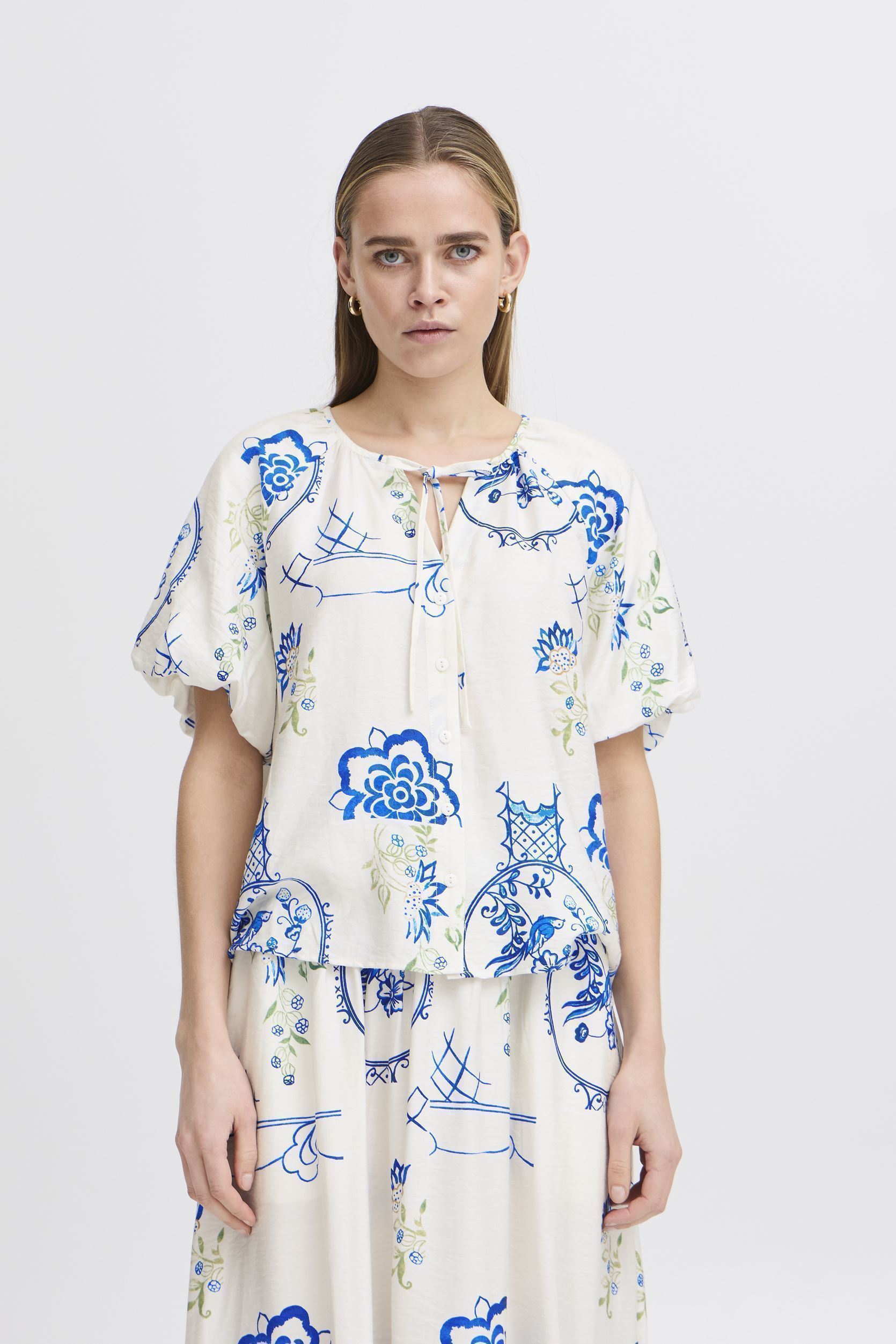 Kurzarm-Hemden IHLUCIE SH damen weiß Ichi Kurzarm-Hemden IHLUCIE SH damen weiß BIG SCALE TILE AOP