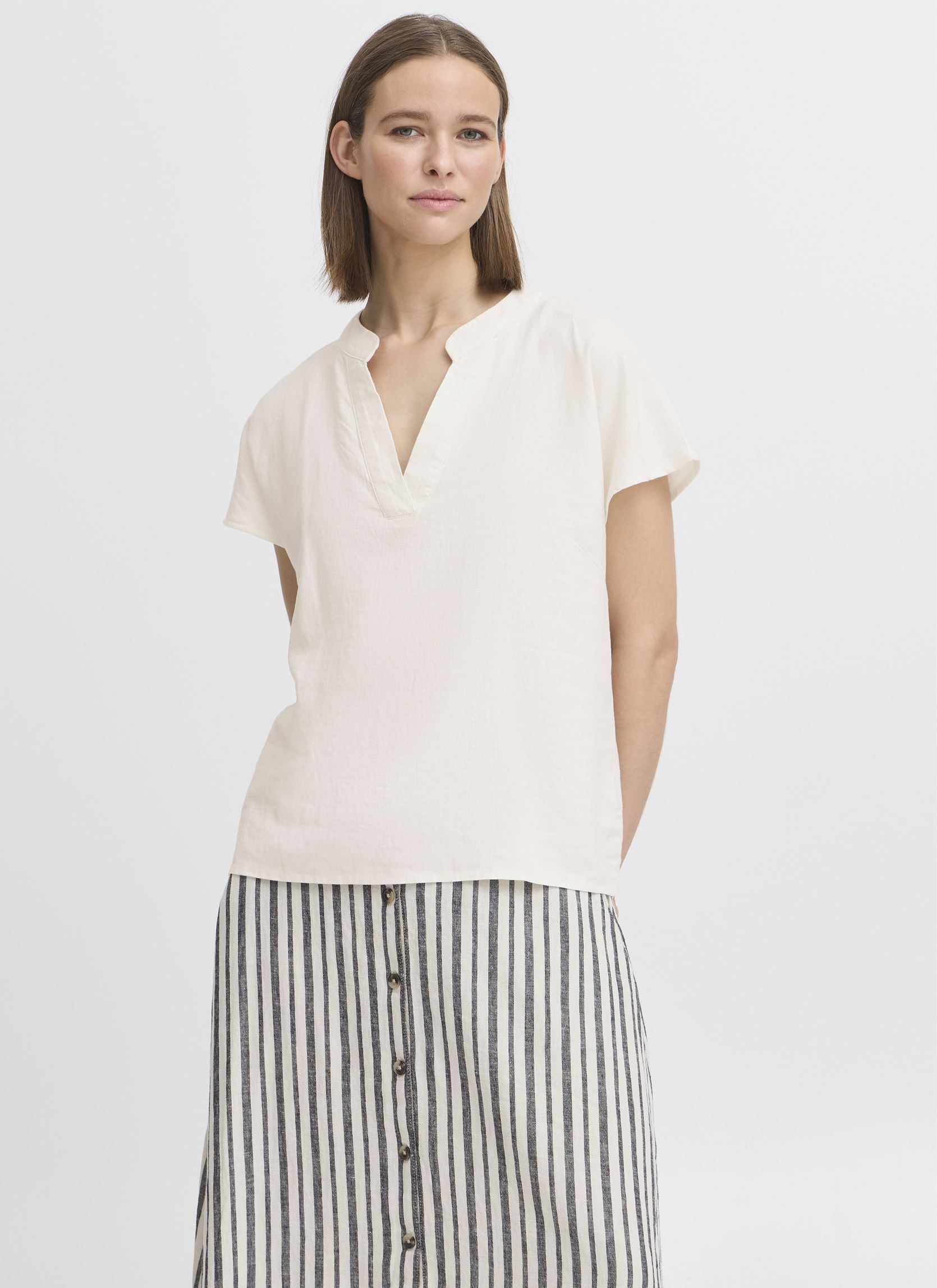 Blouses manches courtes BYFALAKKA V BLOUSE - femme blanc B-Young Blouses manches courtes BYFALAKKA V BLOUSE - femme blanc Marshmallow