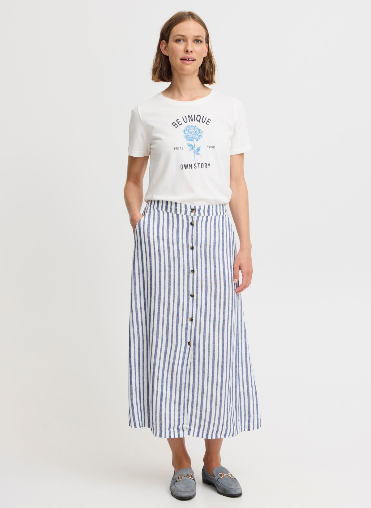 Jupes longues BYFALAKKA BUTTON SKIRT - femme blanc B-Young Jupes longues BYFALAKKA BUTTON SKIRT - femme blanc Marshmallow Stripe Mix