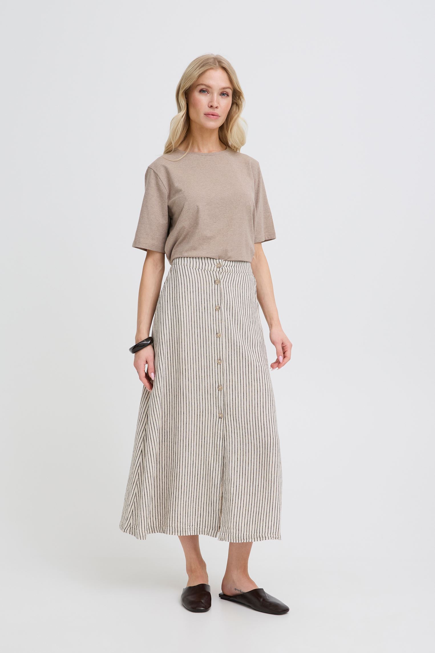 Jupes longues BYFALAKKA BUTTON SKIRT - femme beige B-Young Jupes longues BYFALAKKA BUTTON SKIRT - femme beige Rainy Day Stripe