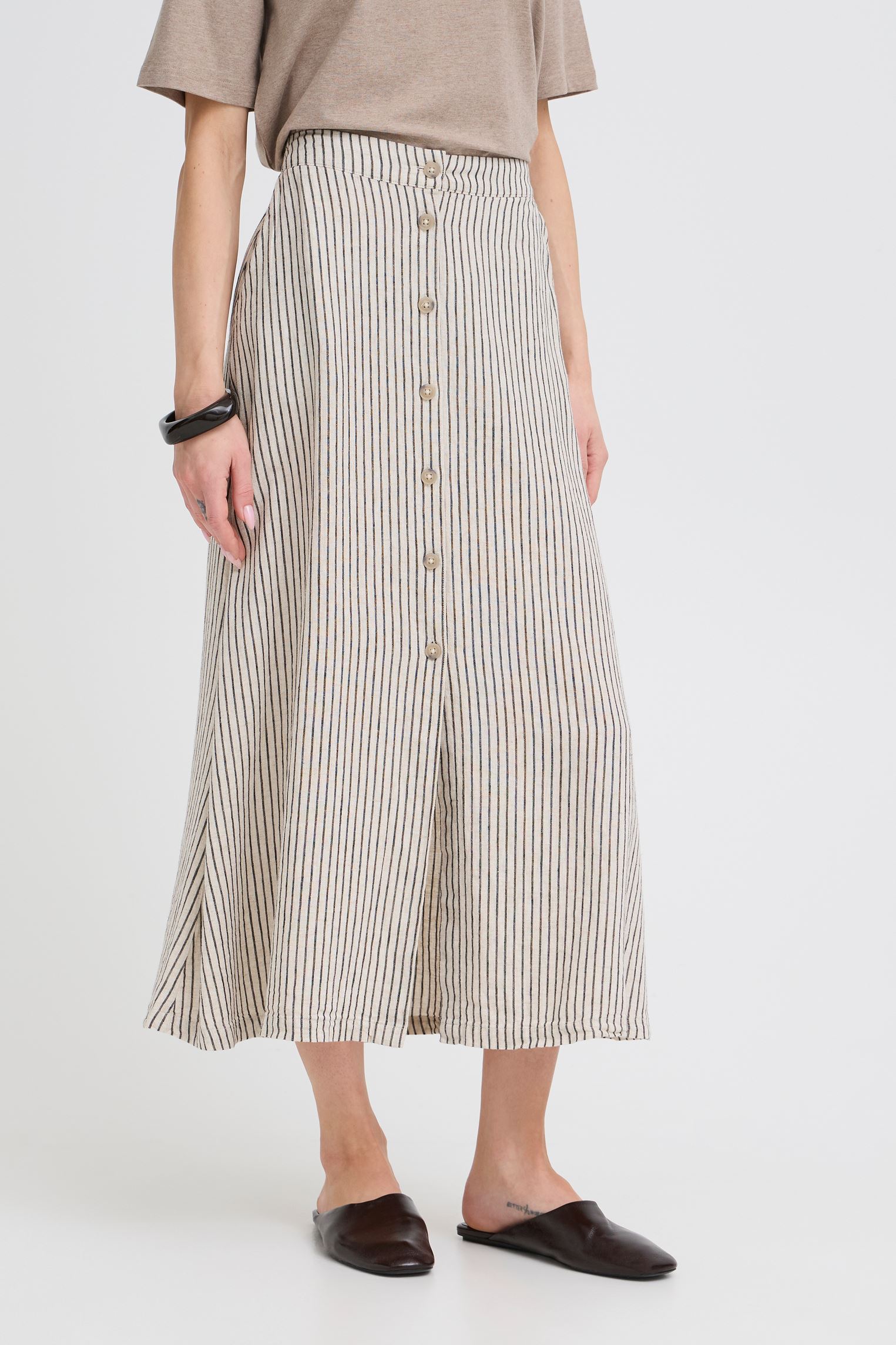 Jupes longues BYFALAKKA BUTTON SKIRT - femme beige B-Young Jupes longues BYFALAKKA BUTTON SKIRT - femme beige Rainy Day Stripe